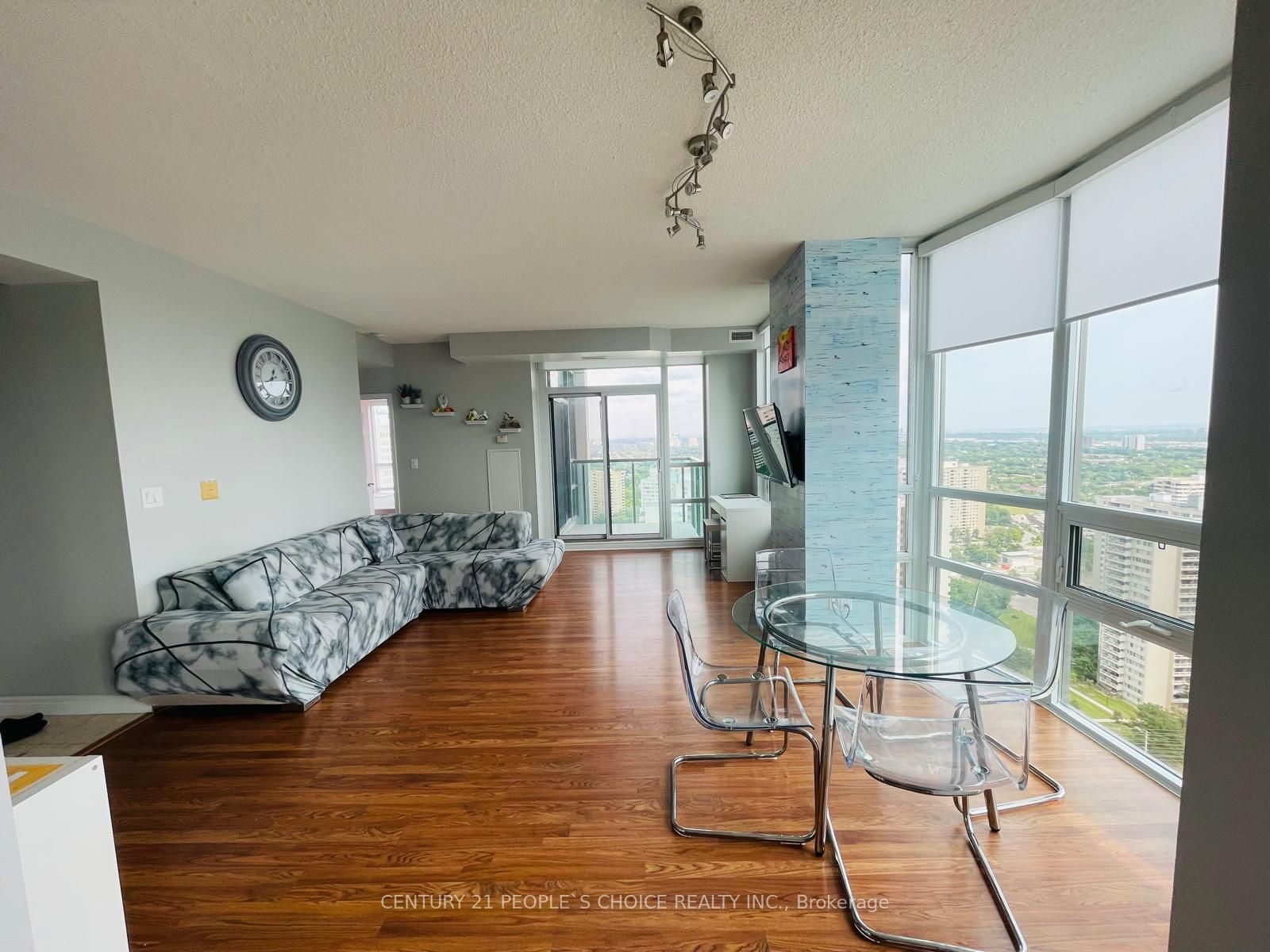 208 Enfield Place, #3303