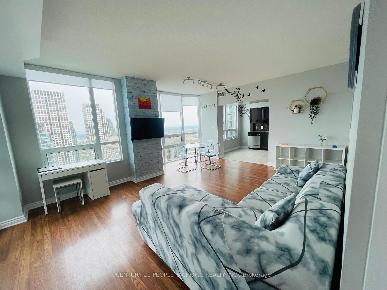 208 Enfield Place, #3303