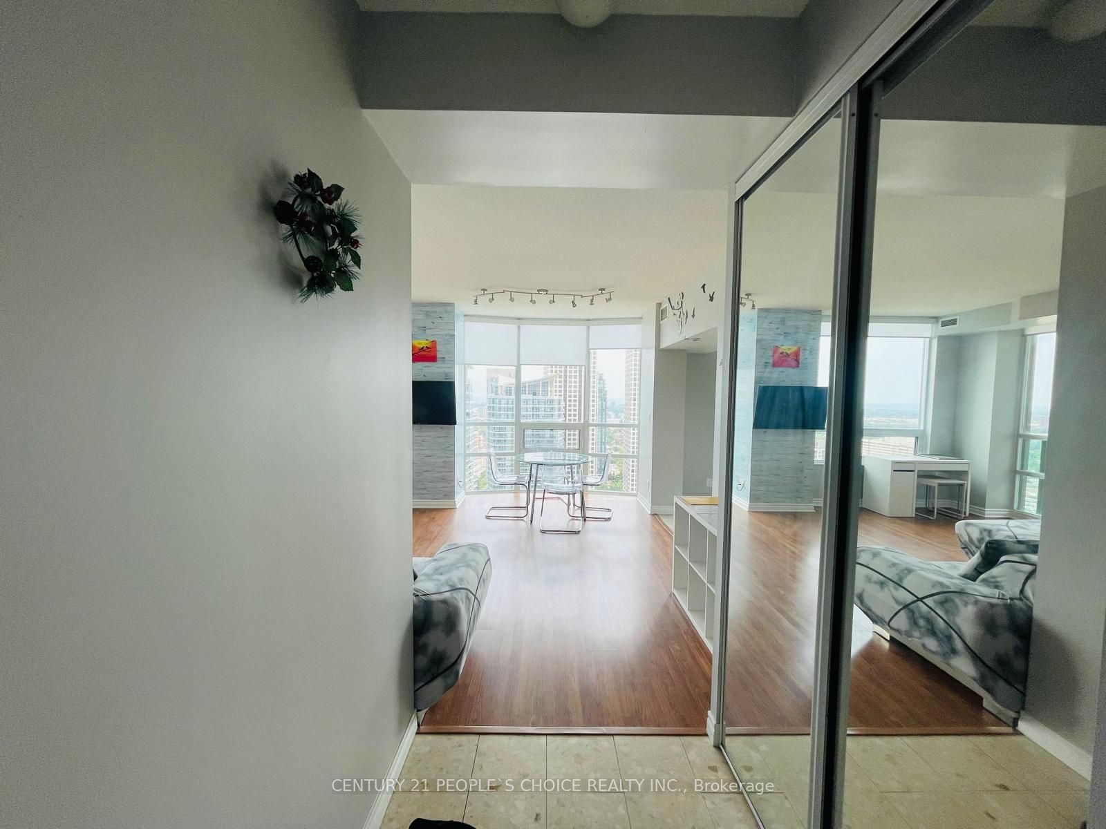 208 Enfield Place, #3303
