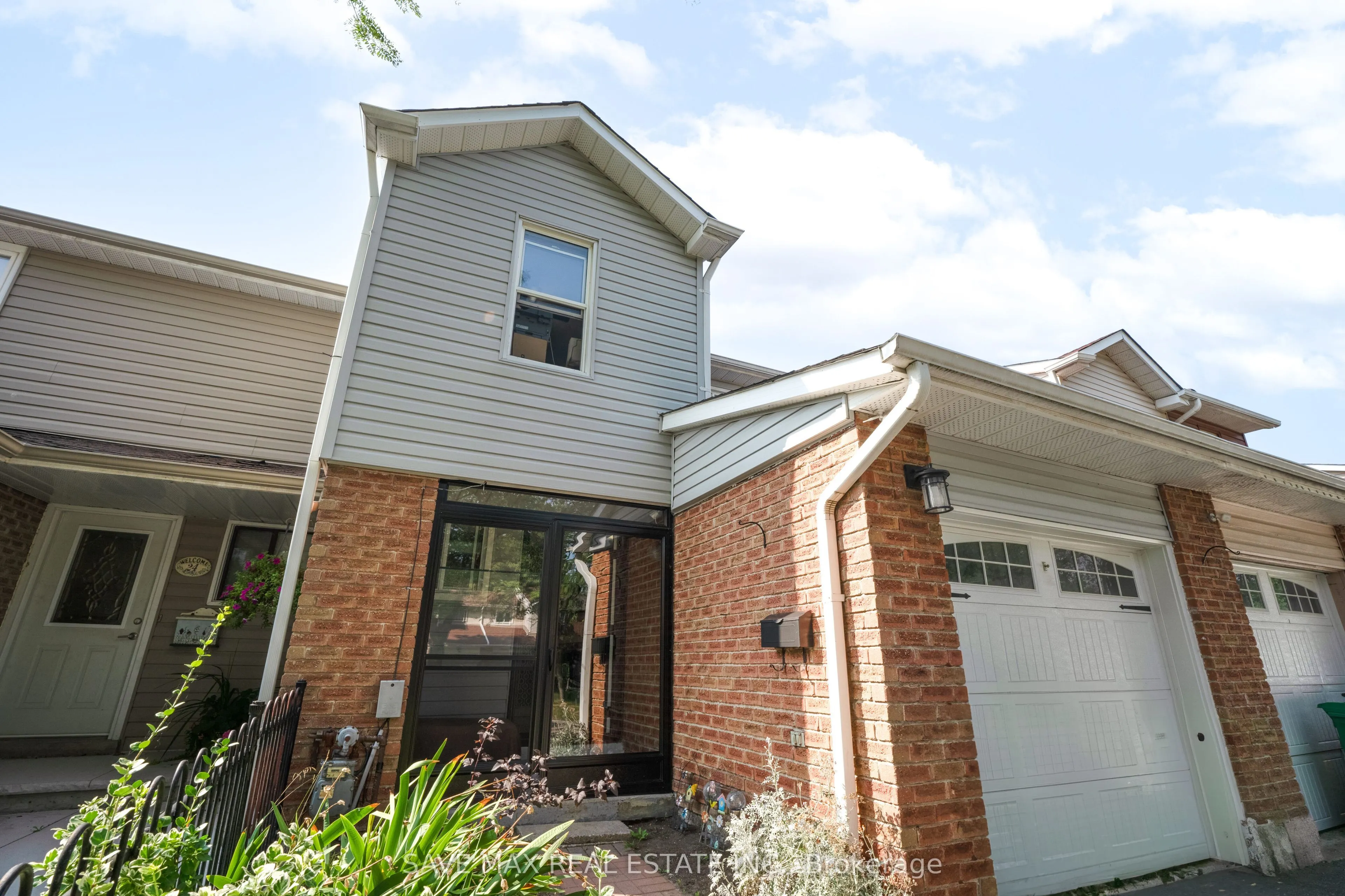 26 Gilmore Drive N