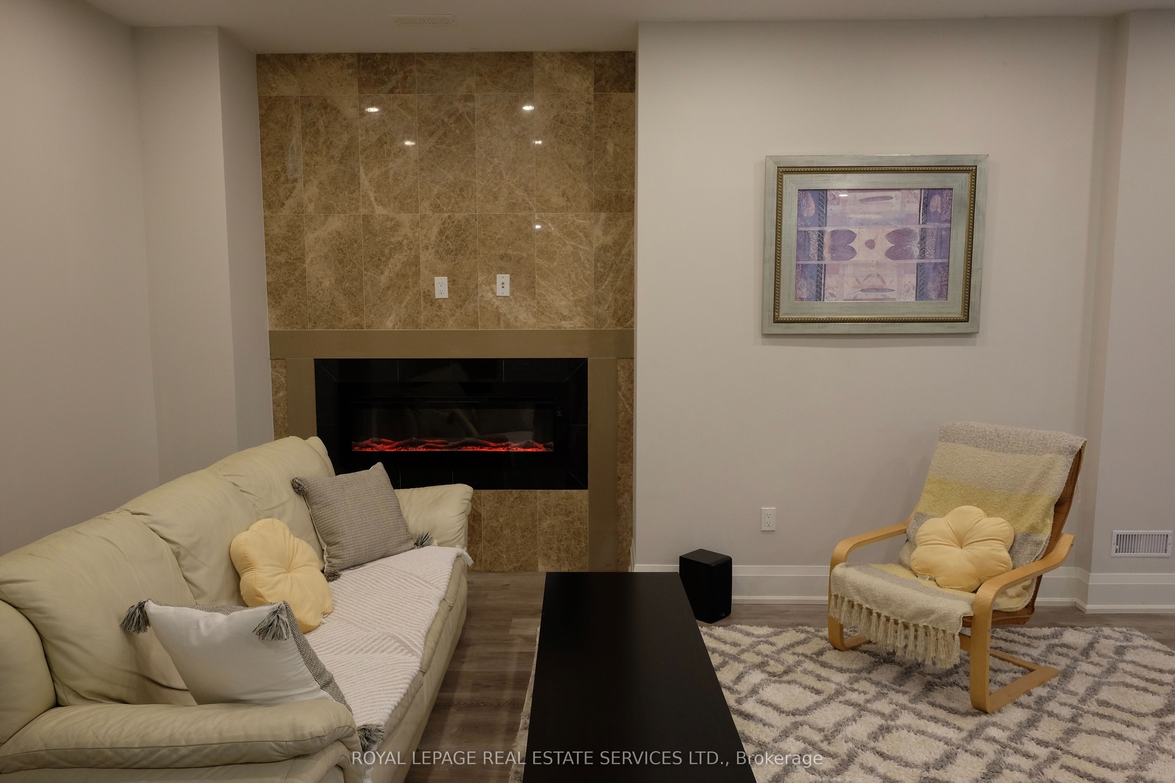 1211 Pinegrove Road