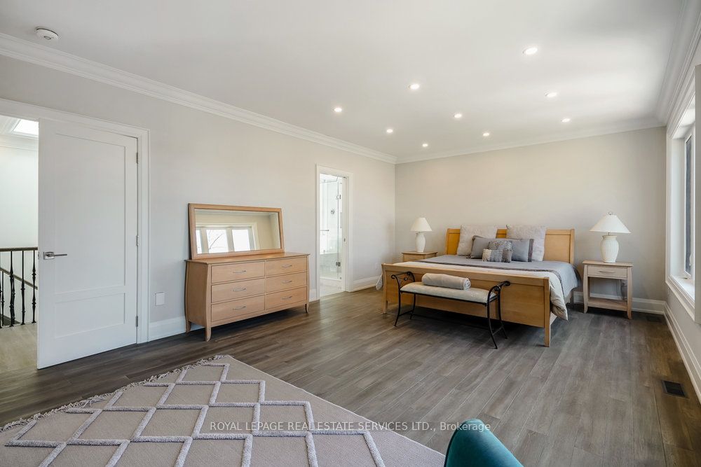 1211 Pinegrove Road
