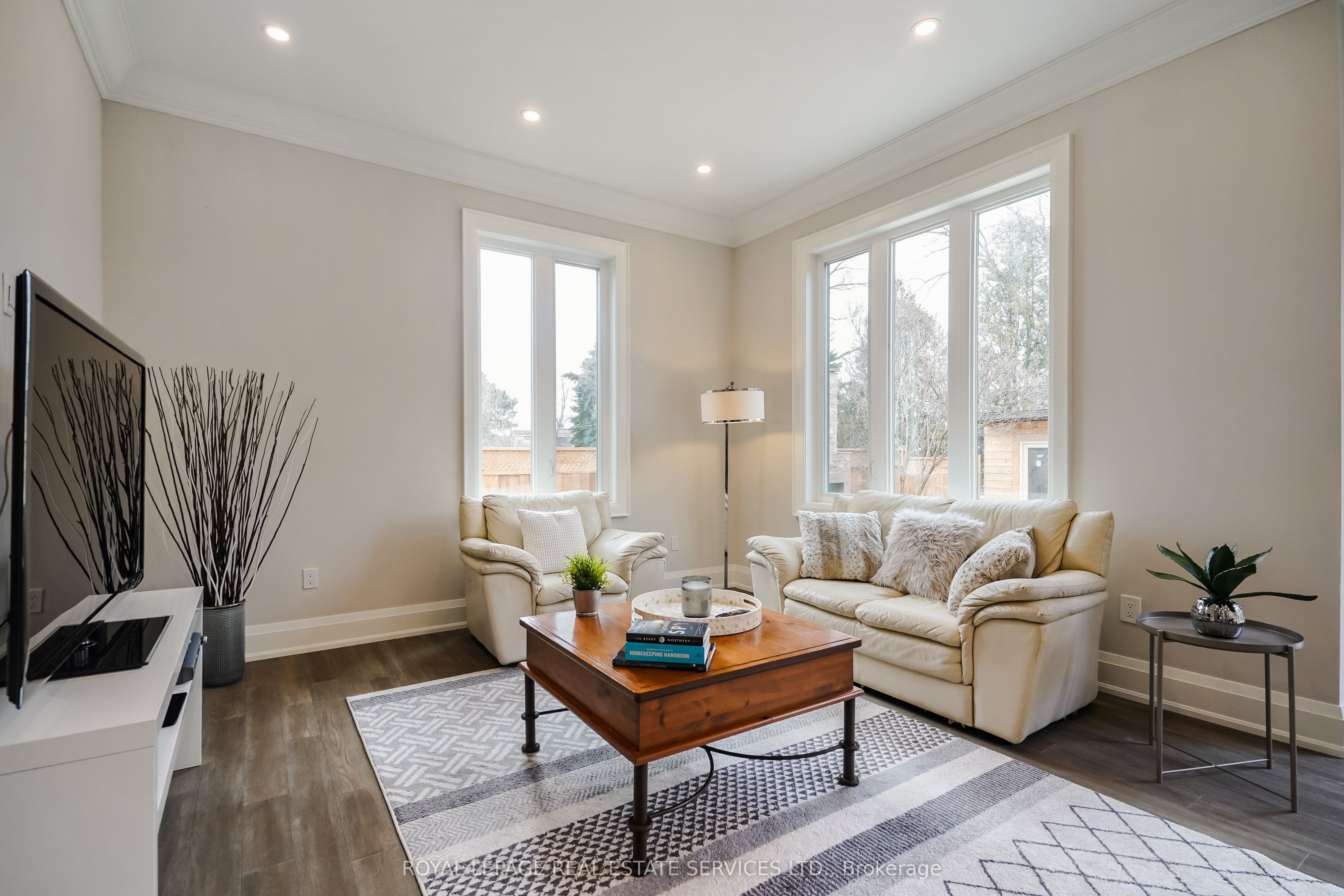 1211 Pinegrove Road