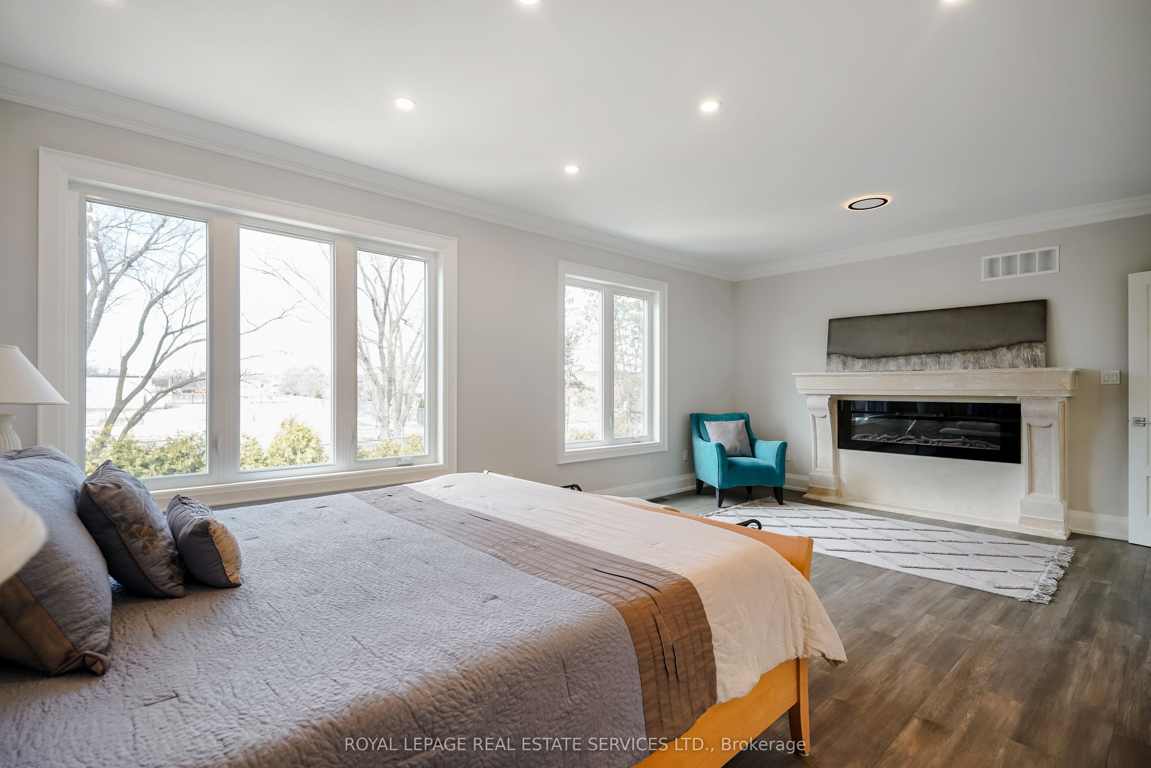 1211 Pinegrove Road