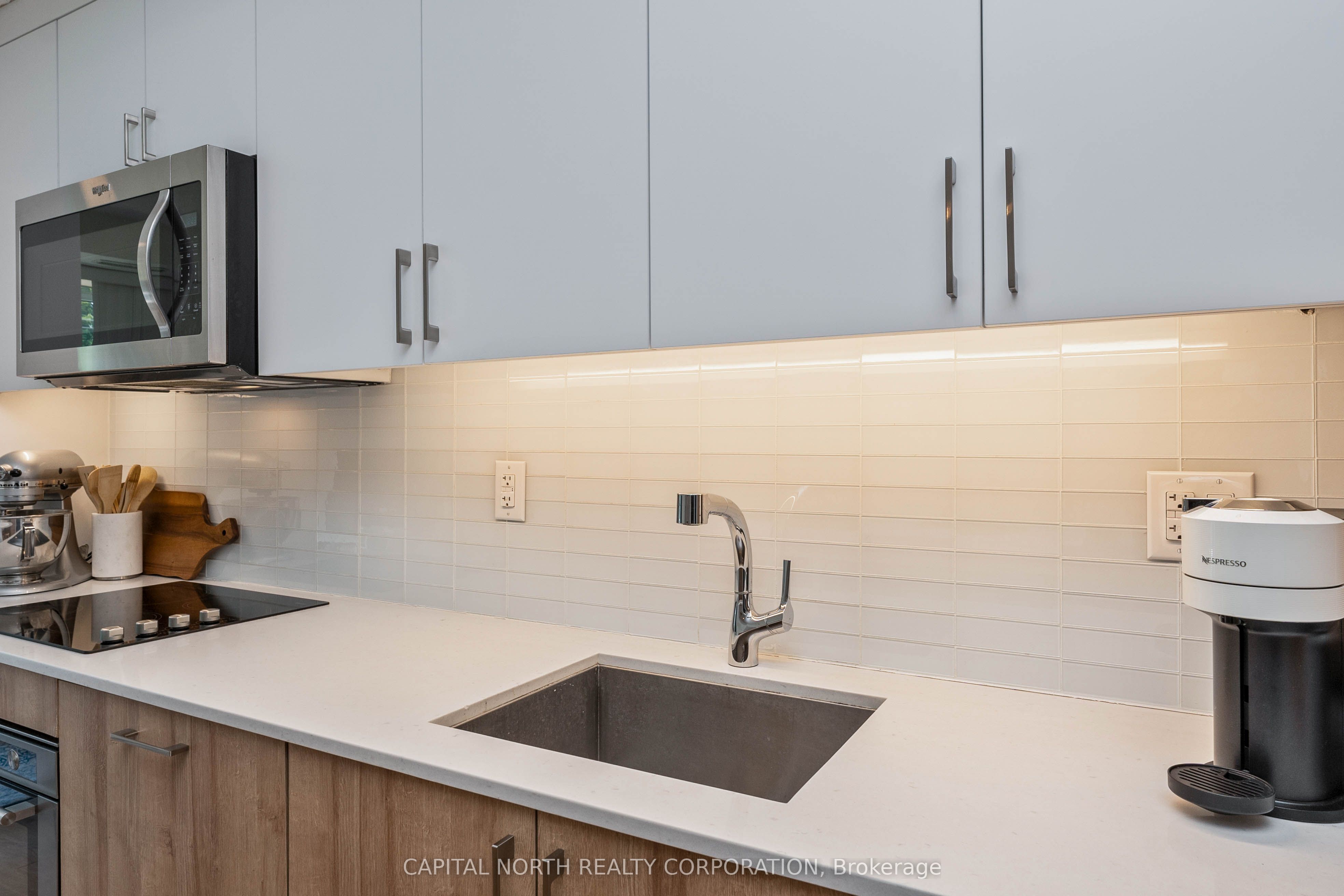 1575 Lakeshore Road W #270