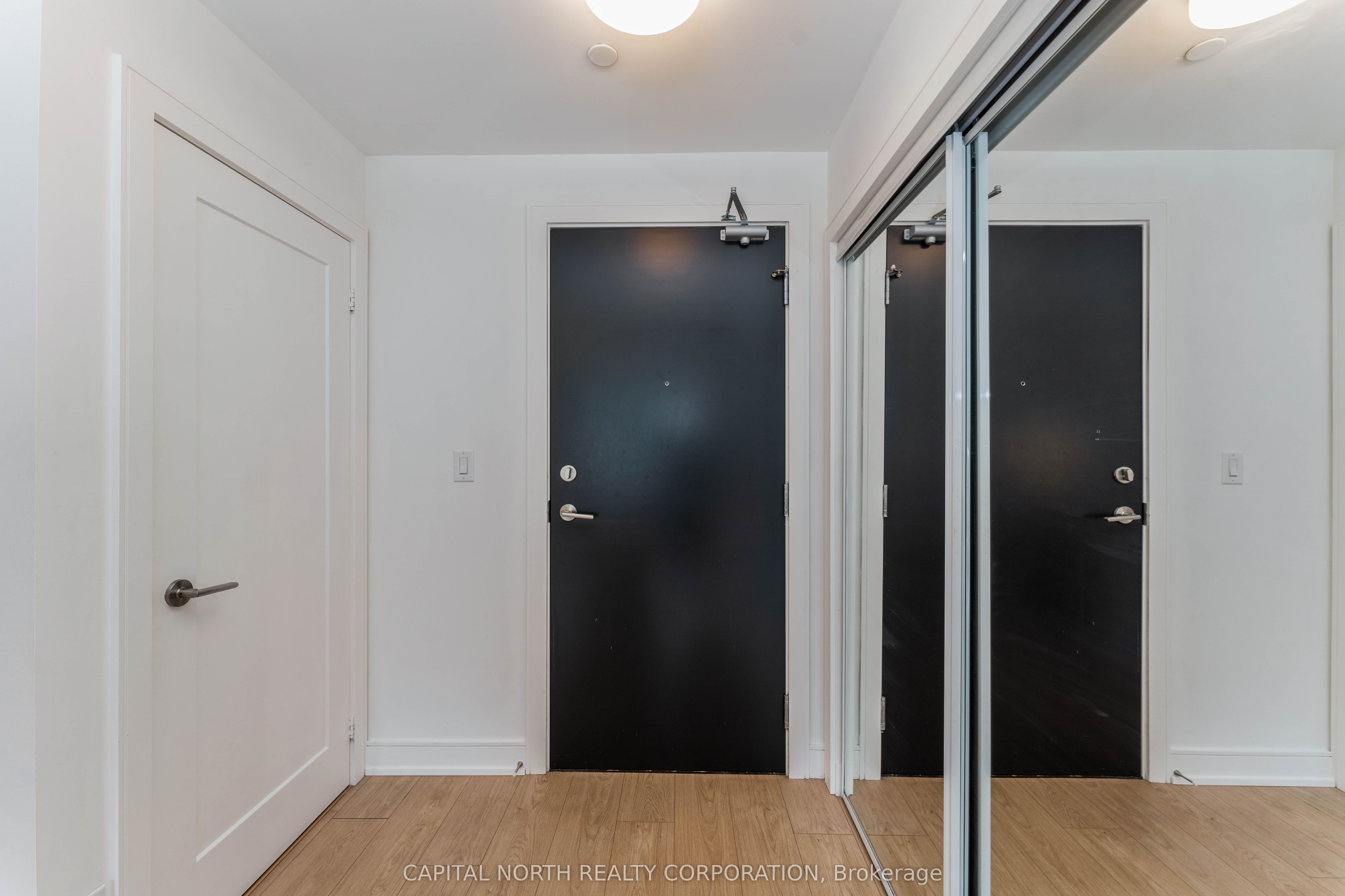1575 Lakeshore Road W #270