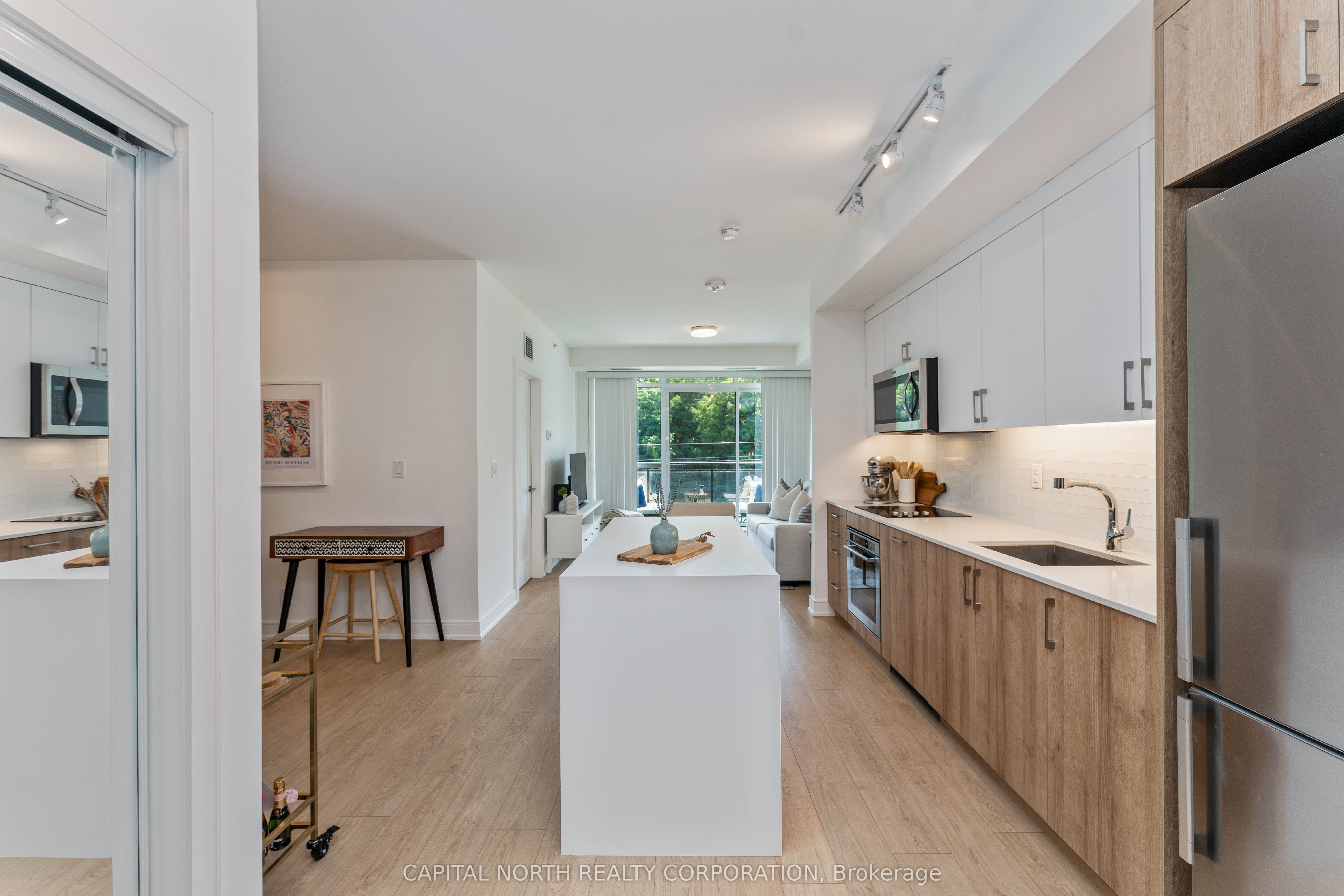1575 Lakeshore Road W #270