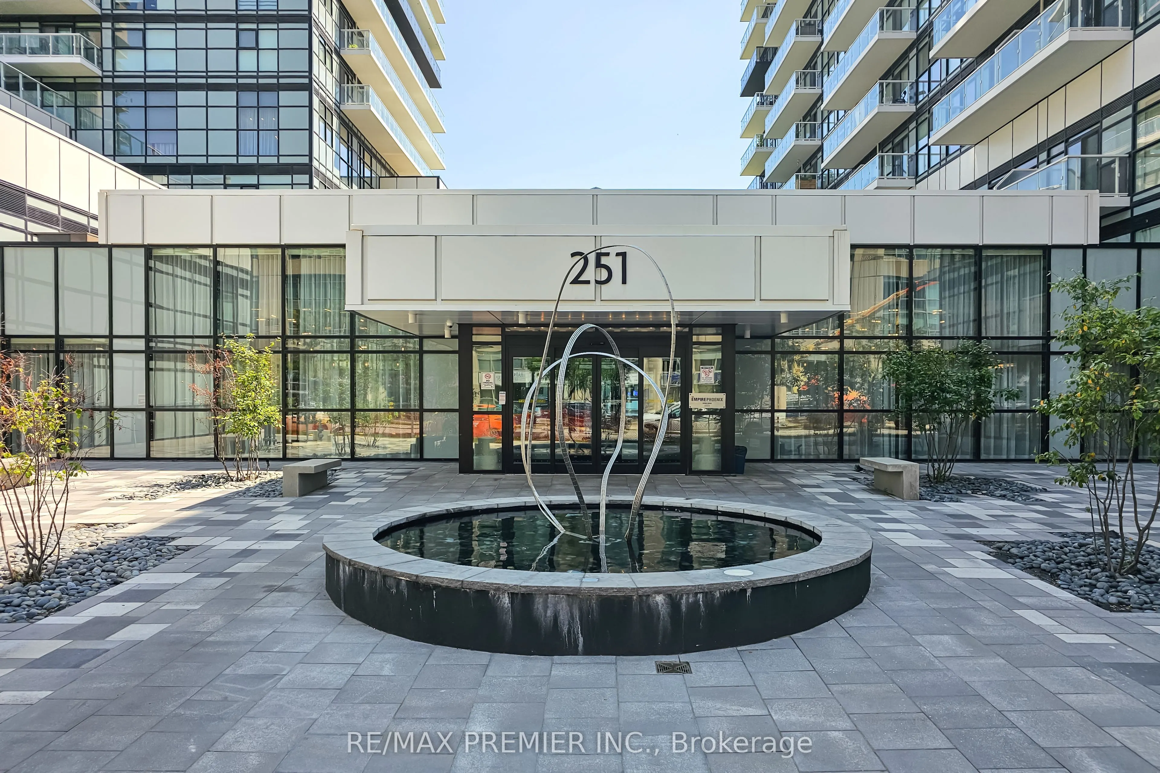251 Manitoba Street, #116