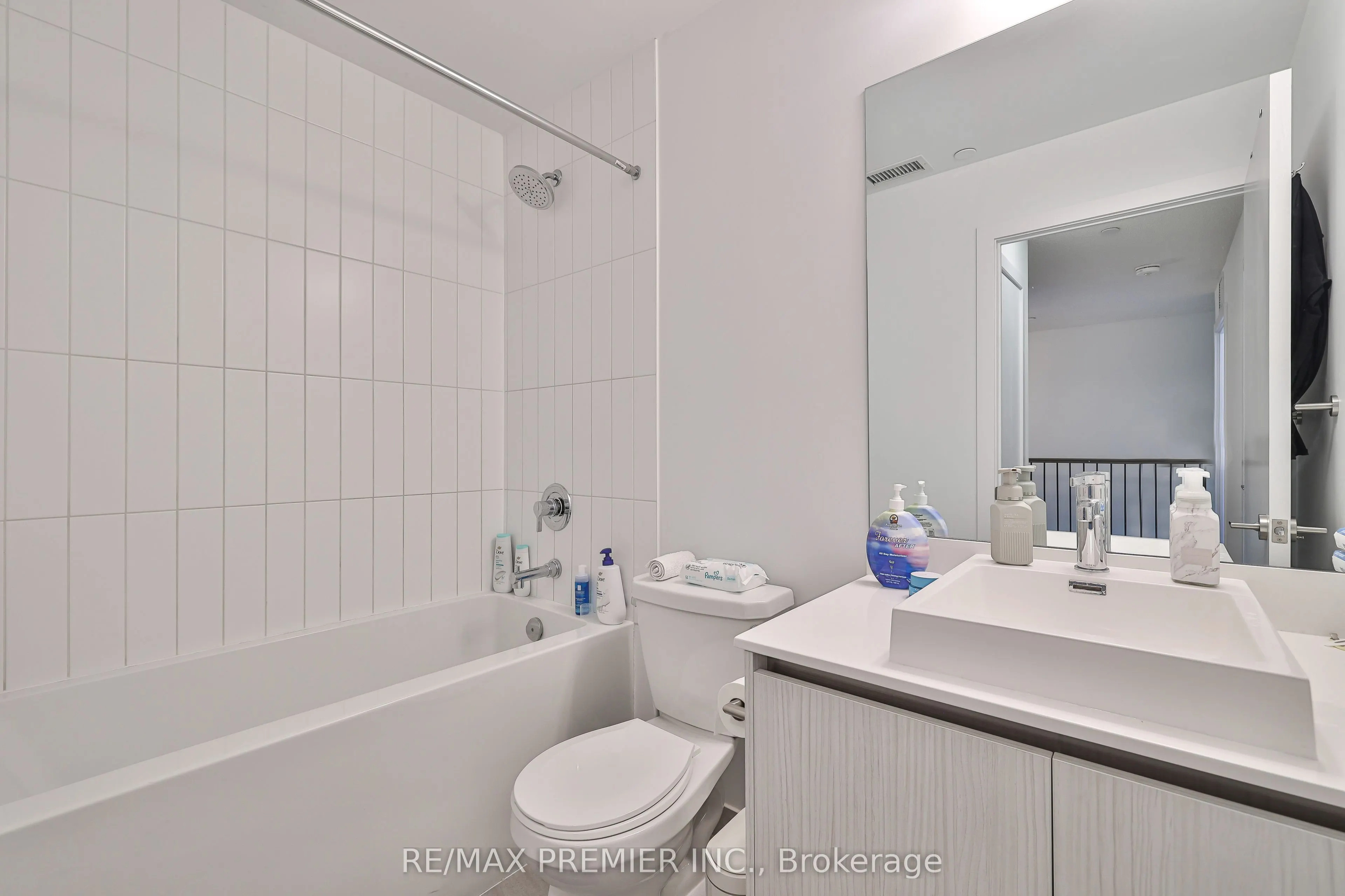 251 Manitoba Street, #116