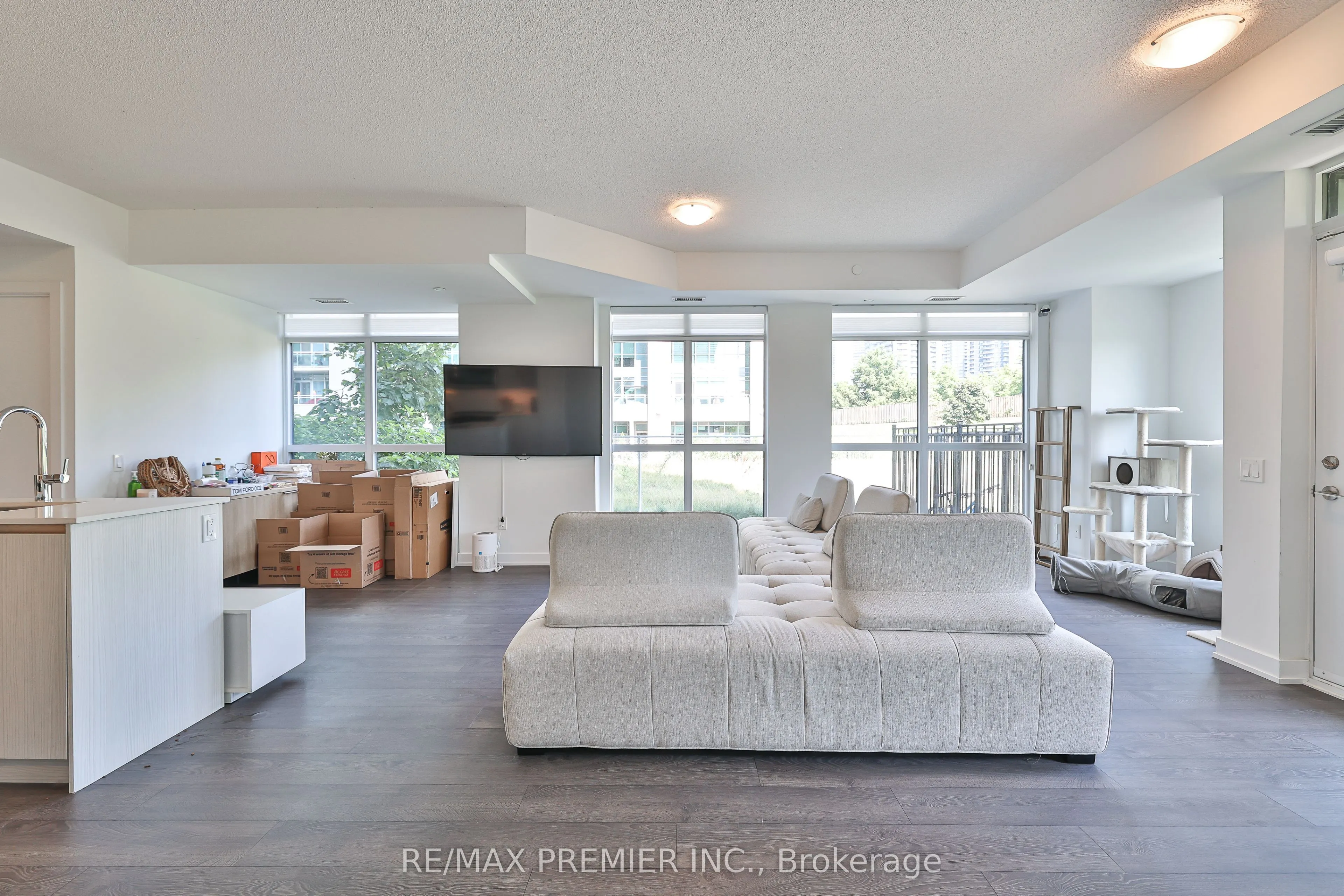251 Manitoba Street, #116