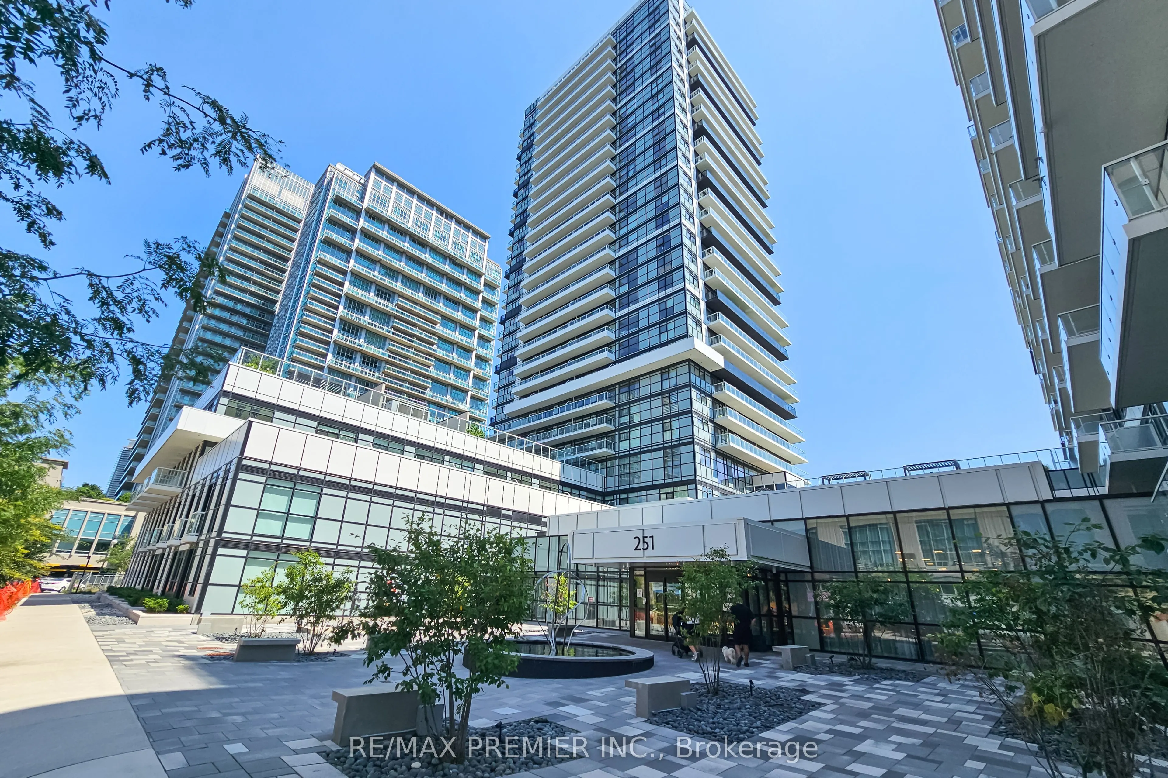 251 Manitoba Street, #116