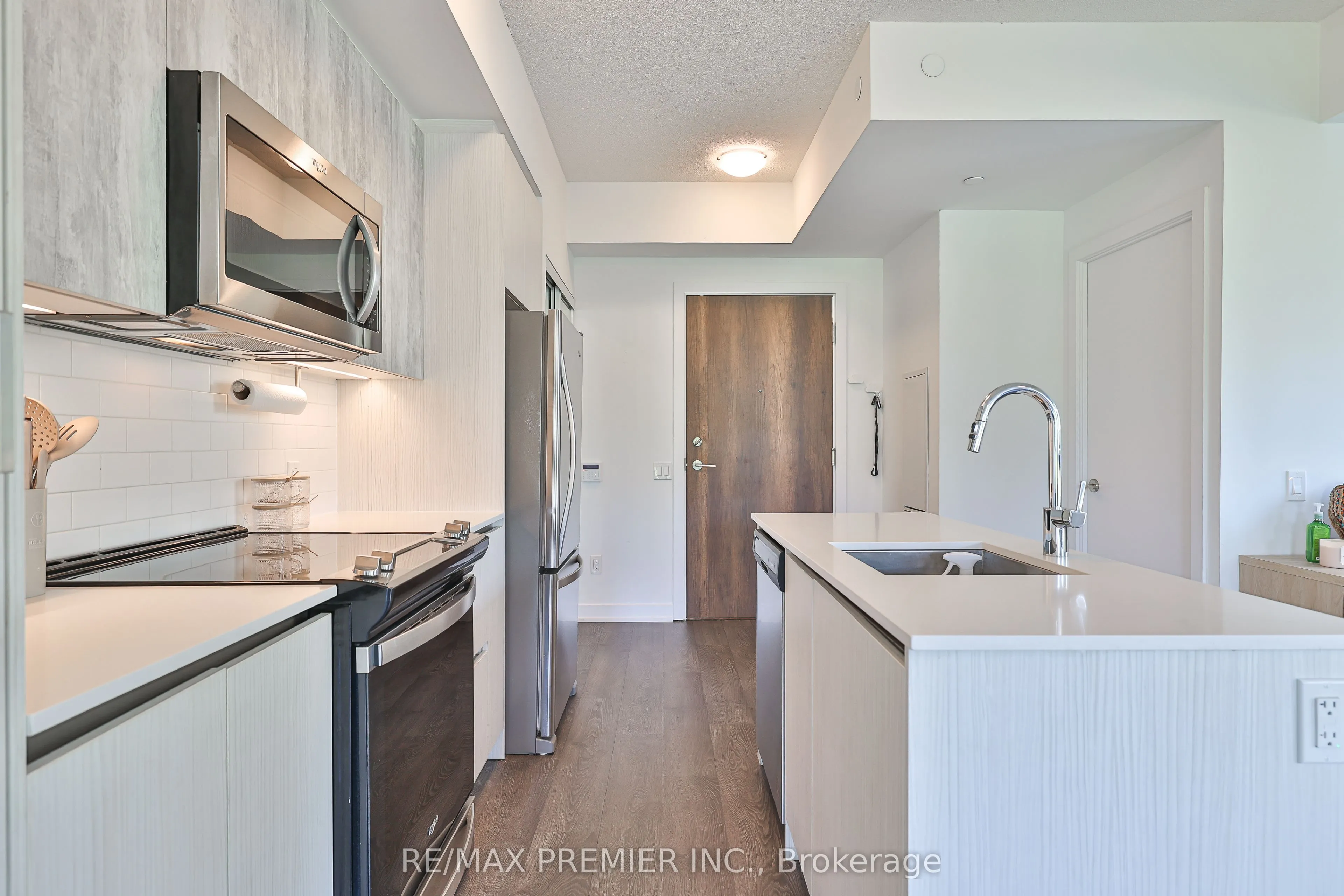251 Manitoba Street, #116