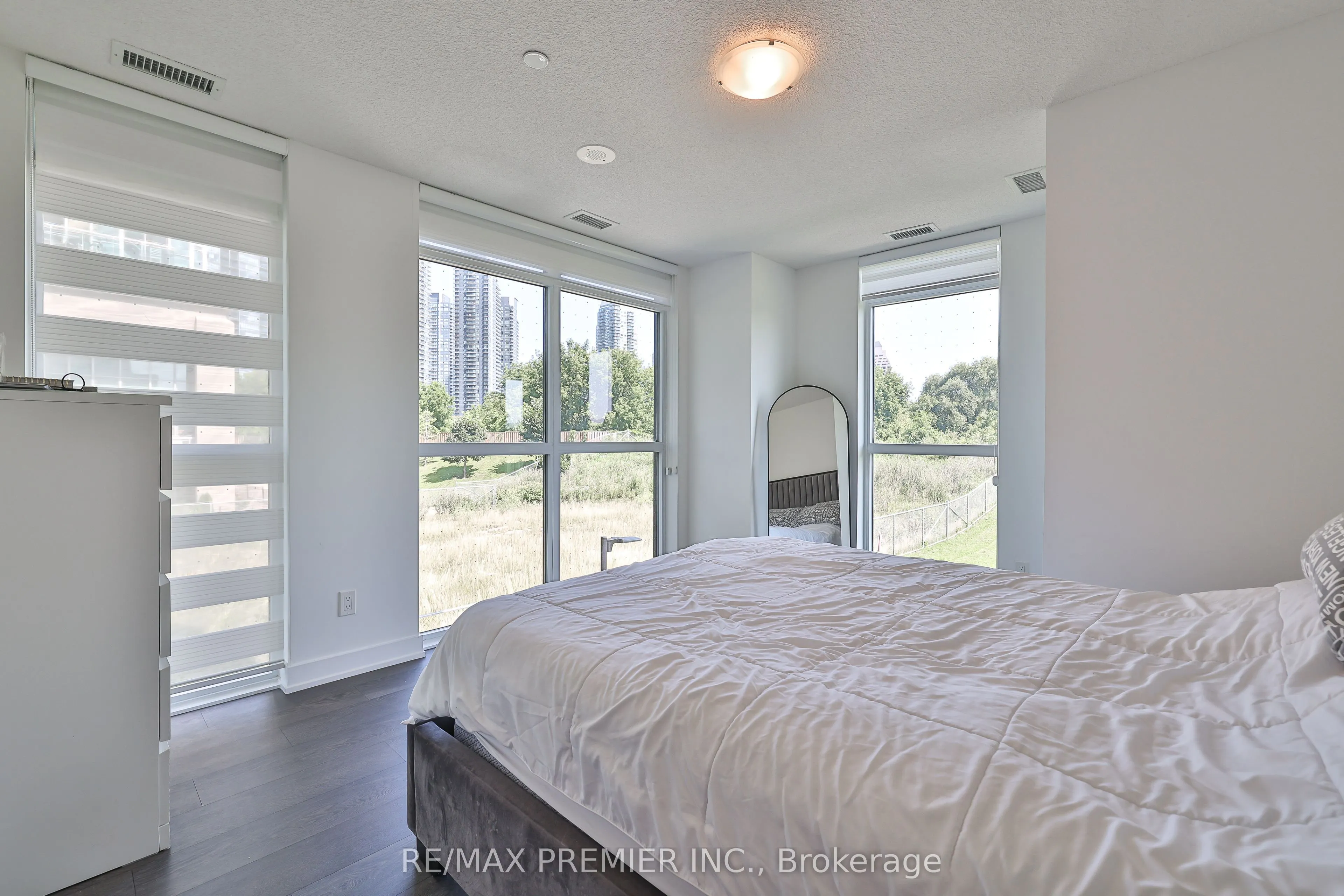 251 Manitoba Street, #116
