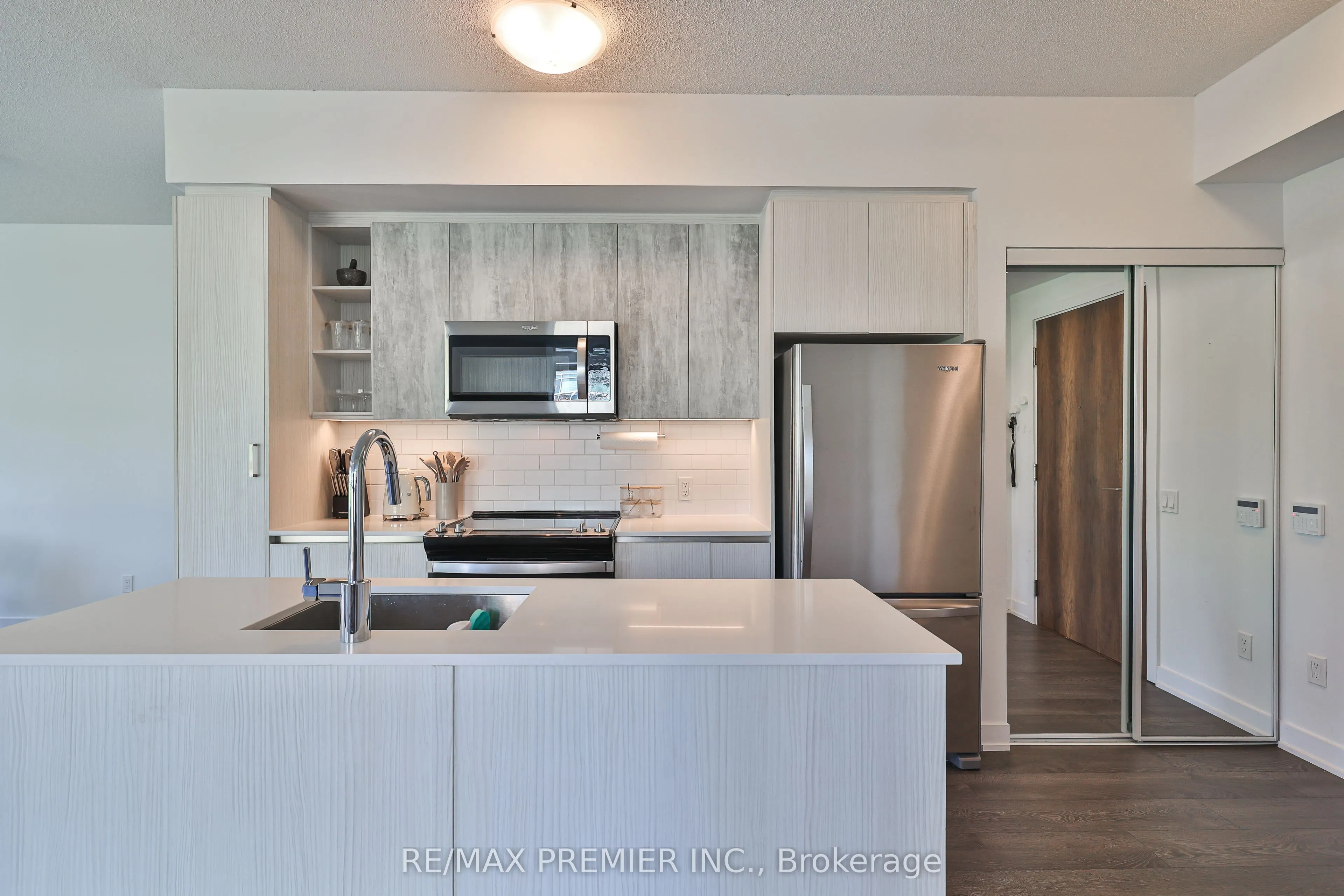 251 Manitoba Street, #116