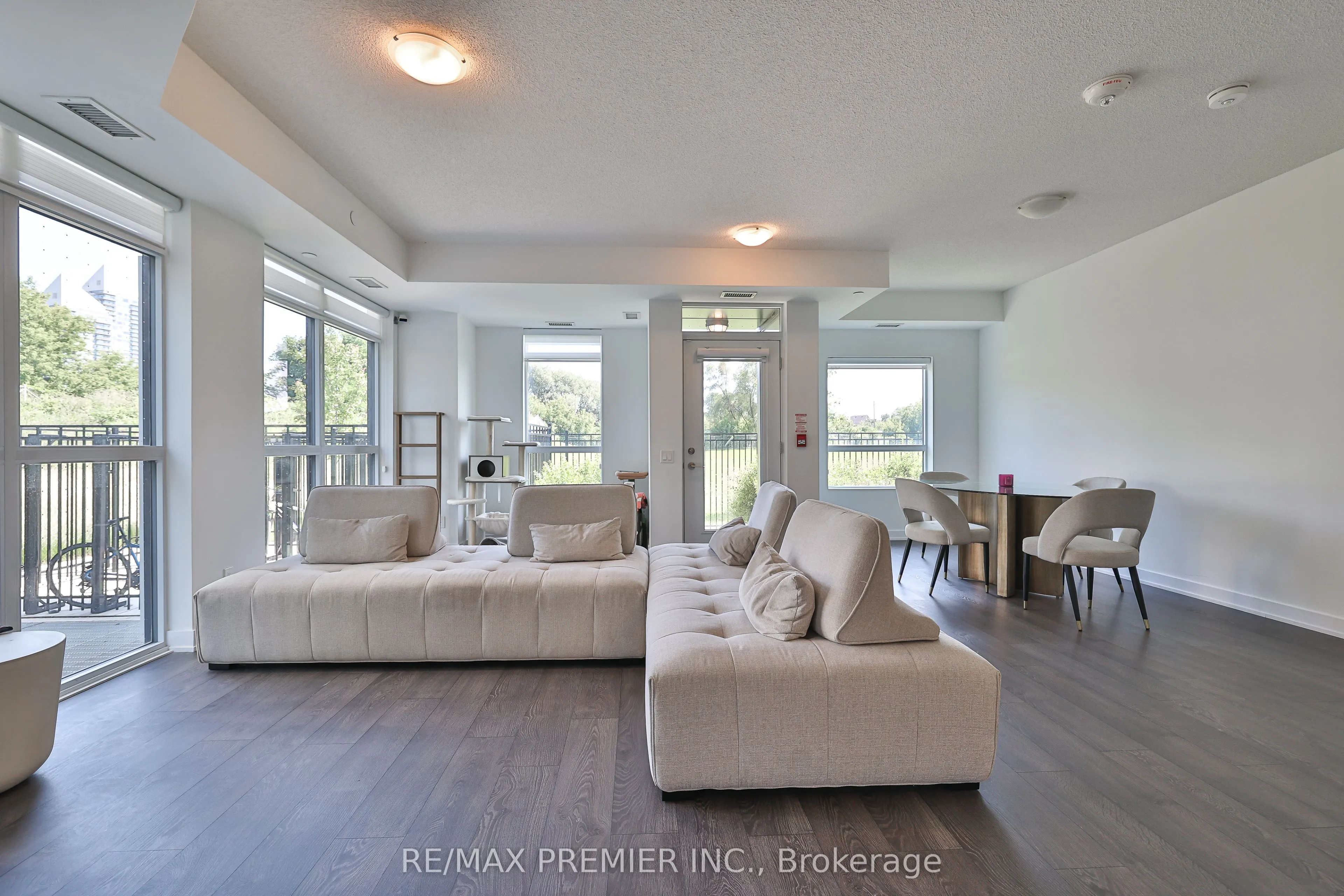 251 Manitoba Street, #116