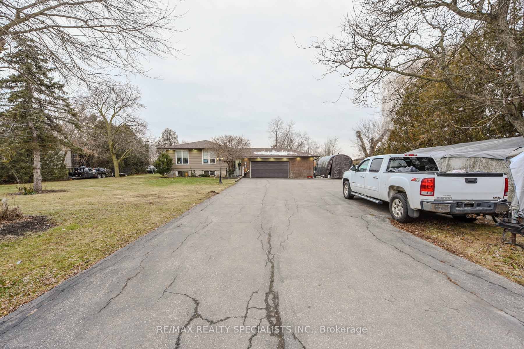 8136 Hornby Road