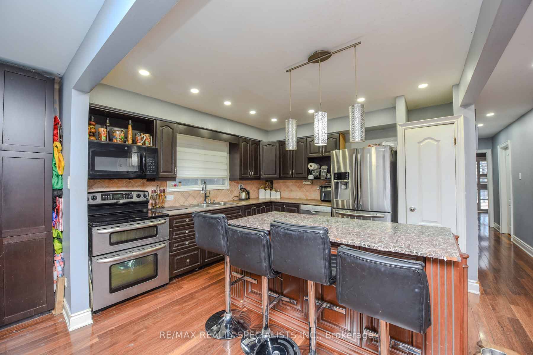 8136 Hornby Road