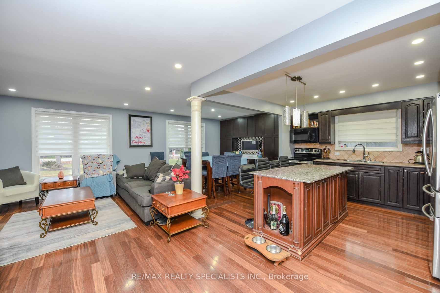 8136 Hornby Road
