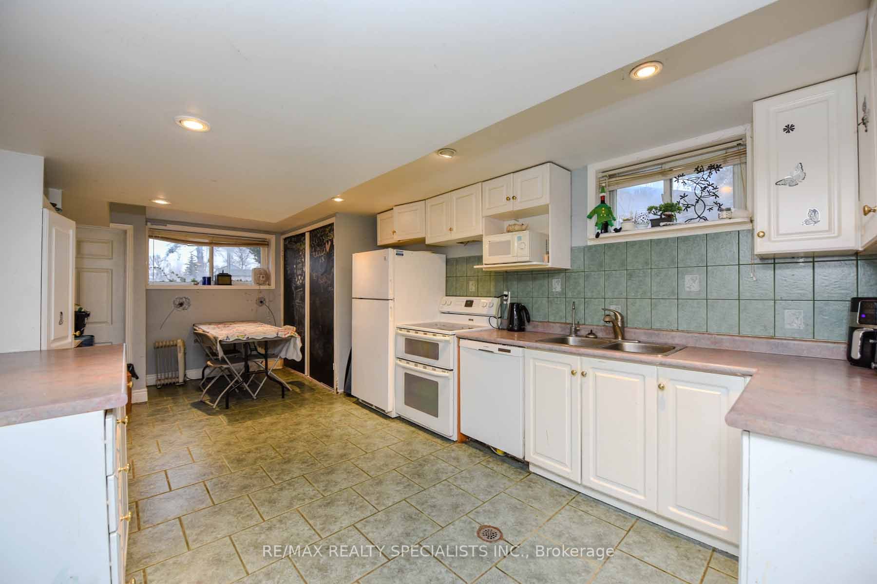 8136 Hornby Road