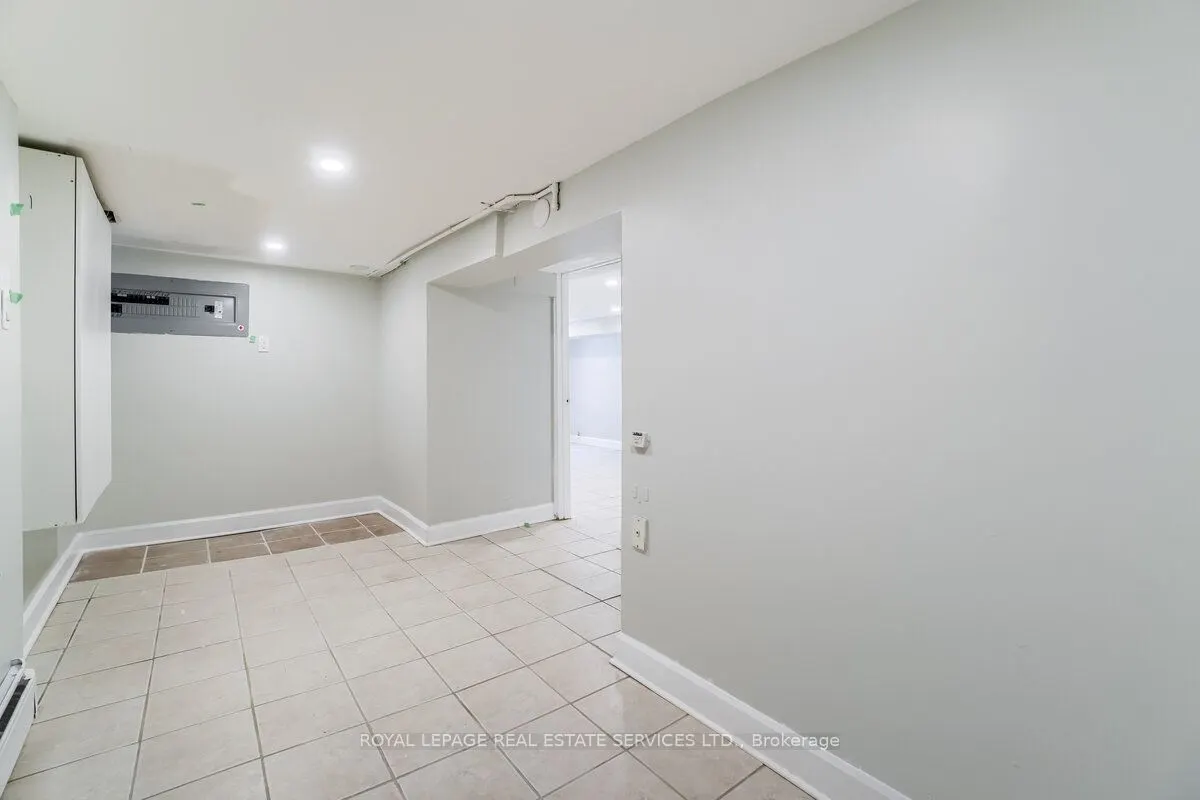 31 Tyndall Avenue