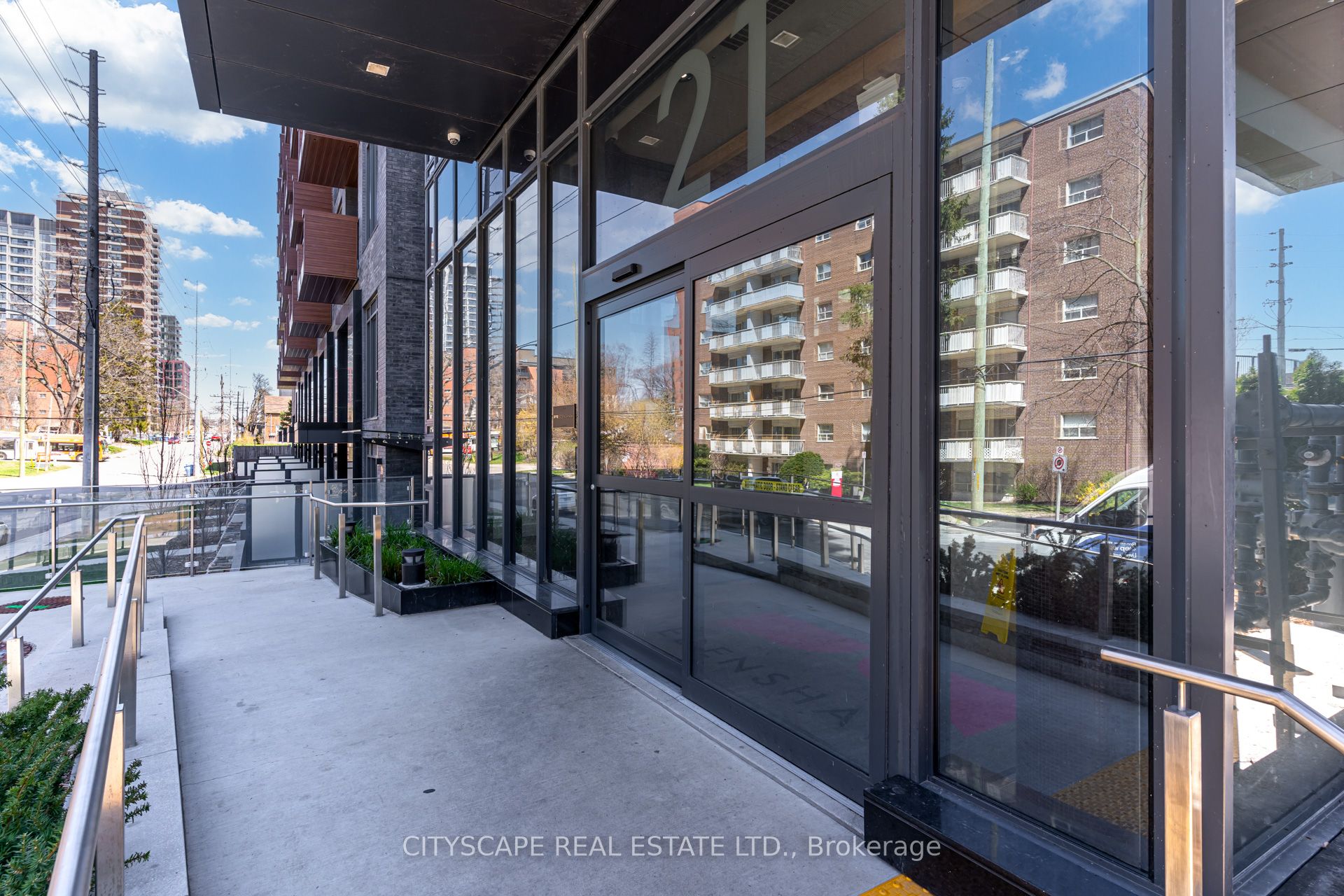 21 Park Street E #601