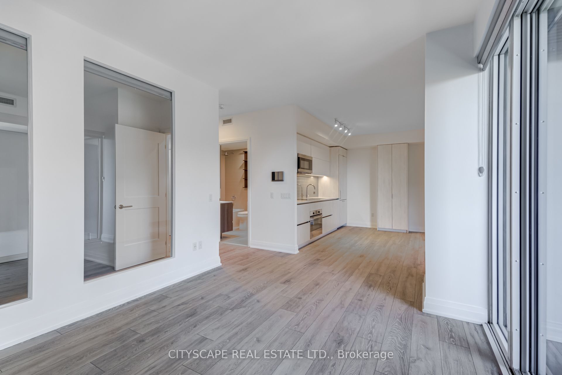 21 Park Street E #601