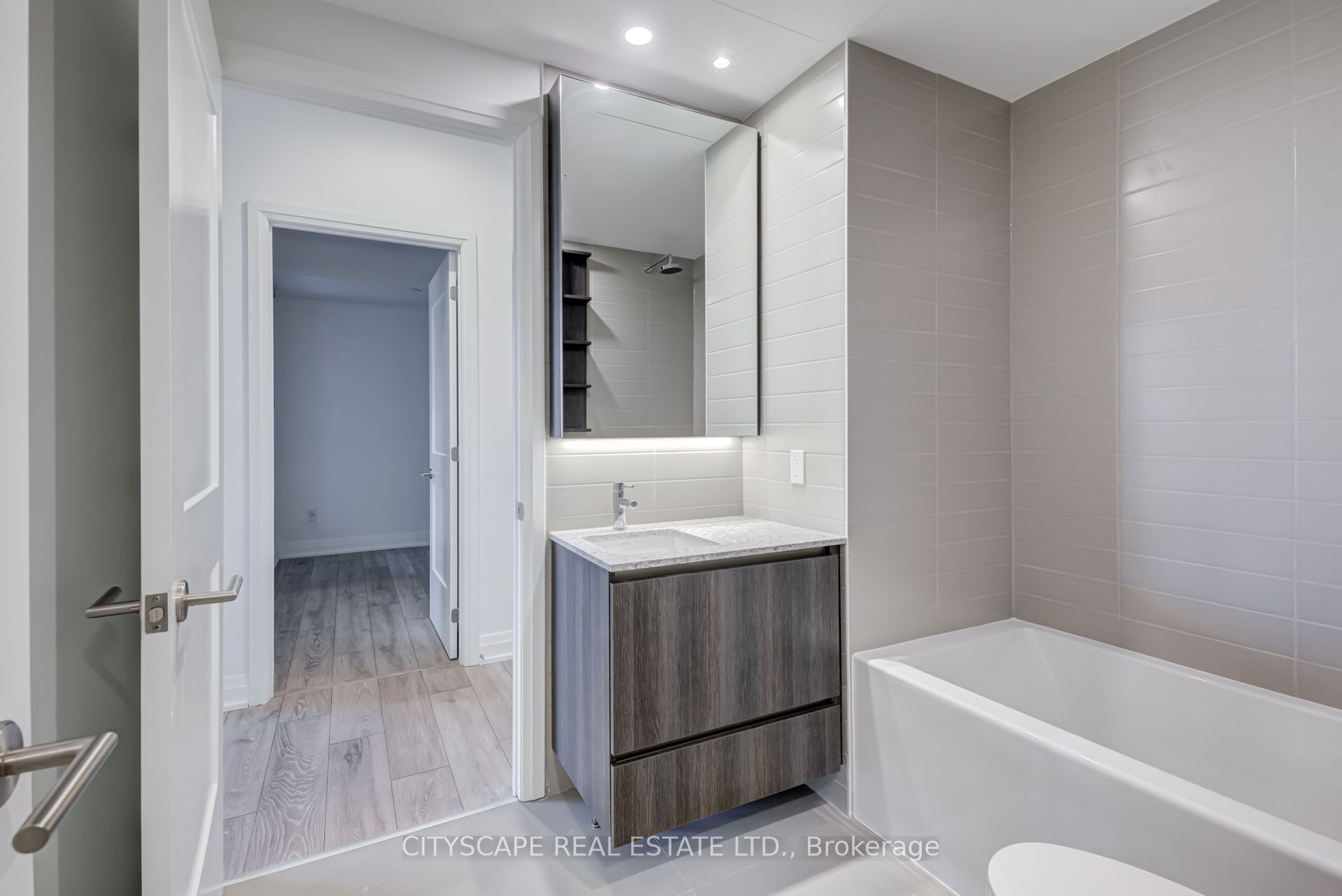 21 Park Street E #601