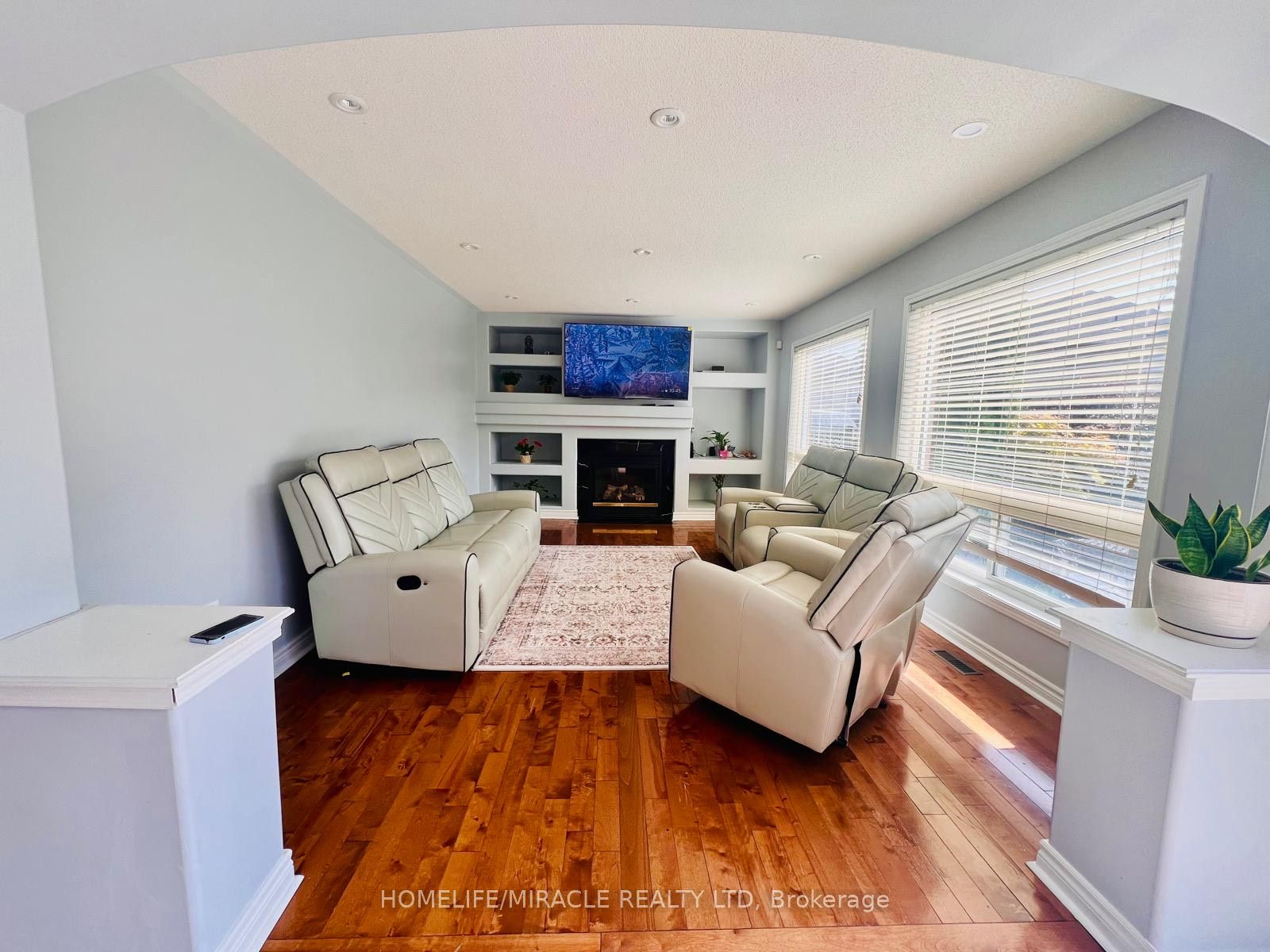 6 Mistybrook Crescent