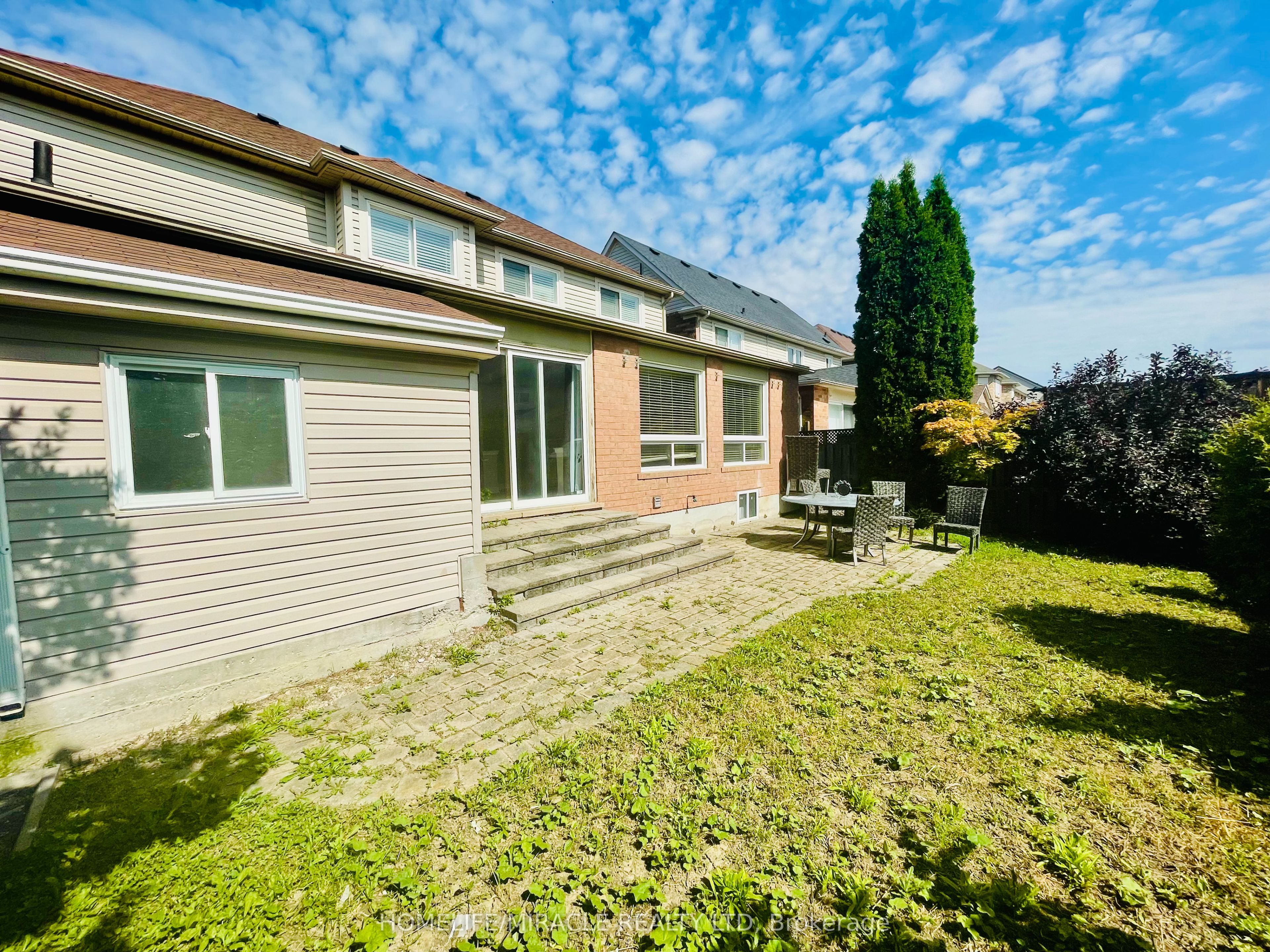 6 Mistybrook Crescent