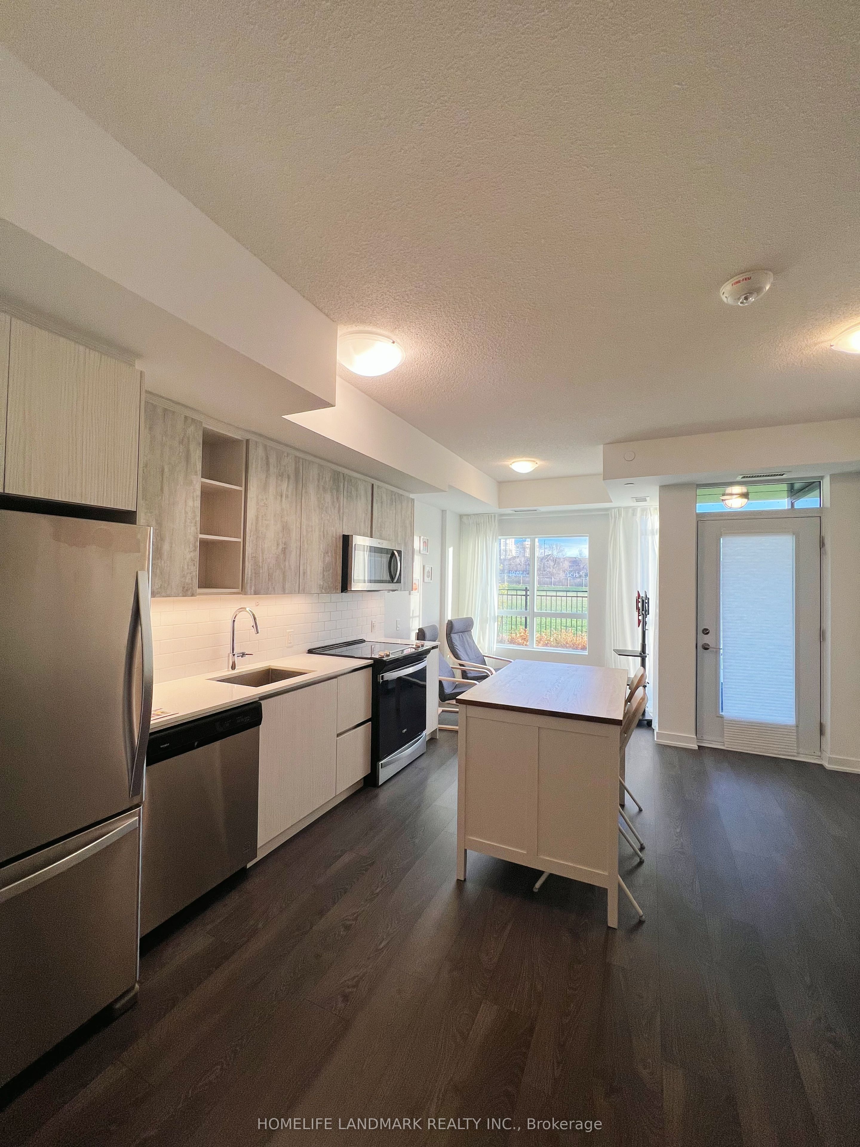 251 Manitoba Street #125
