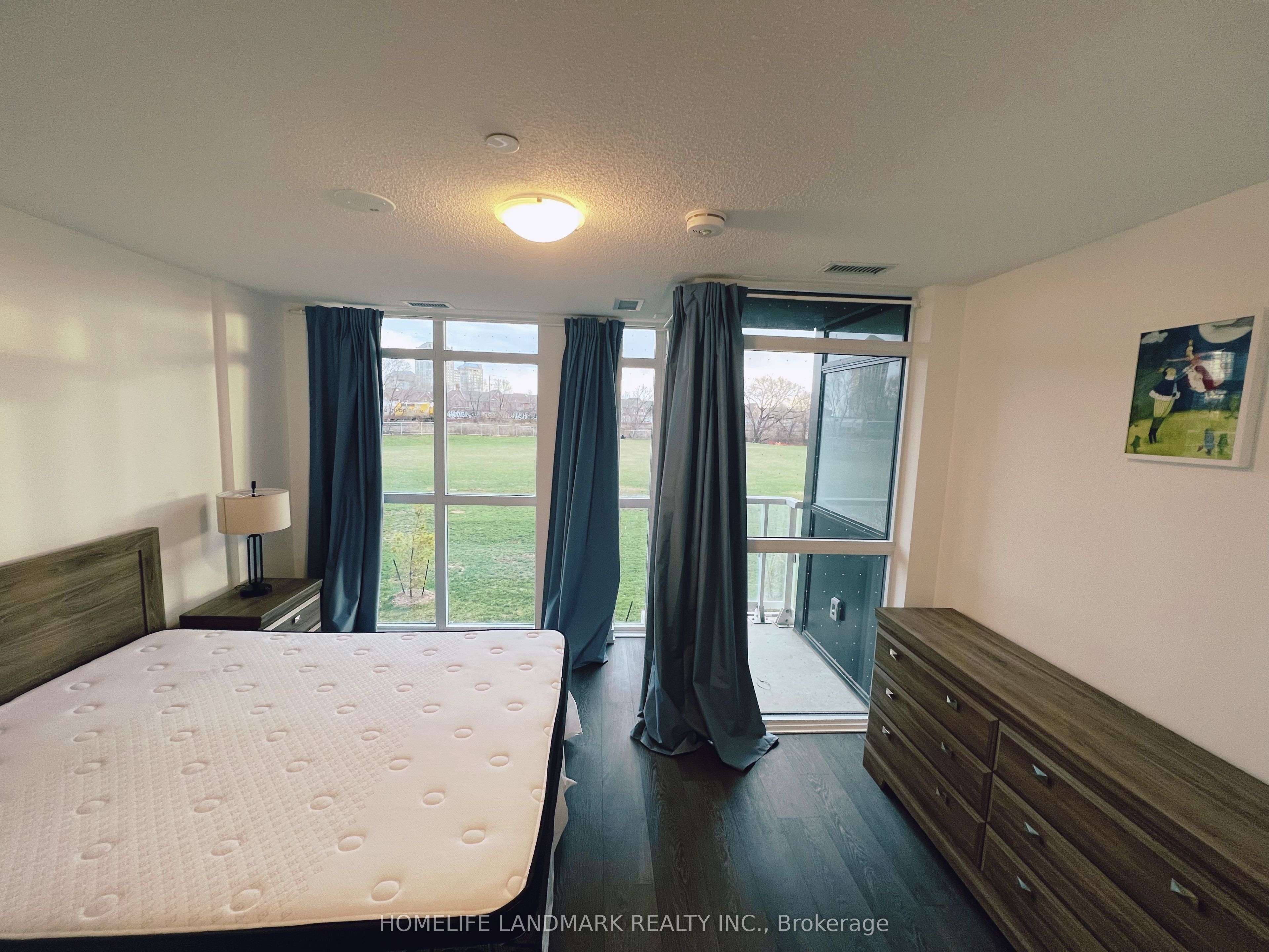 251 Manitoba Street #125