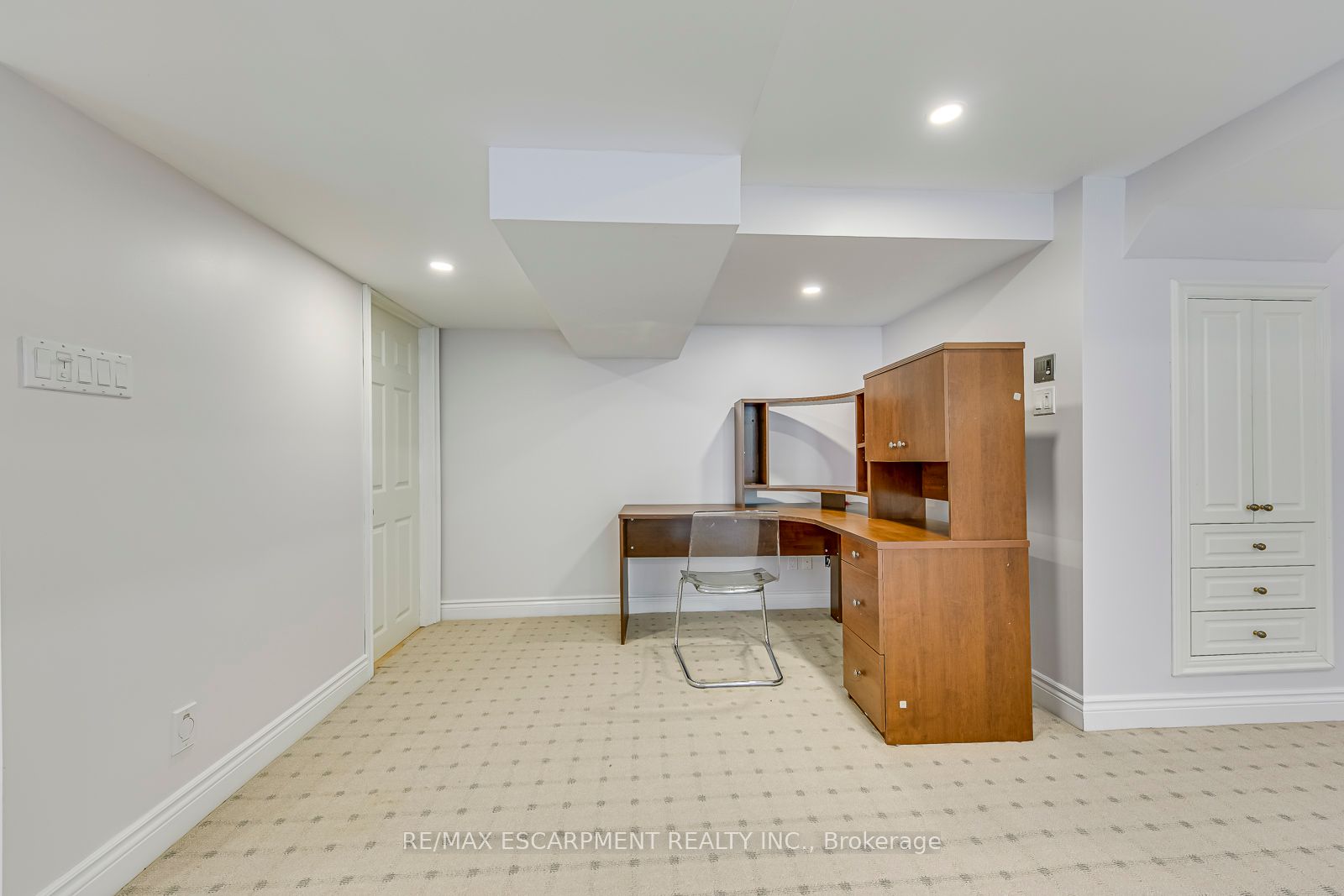 341 Acacia Court