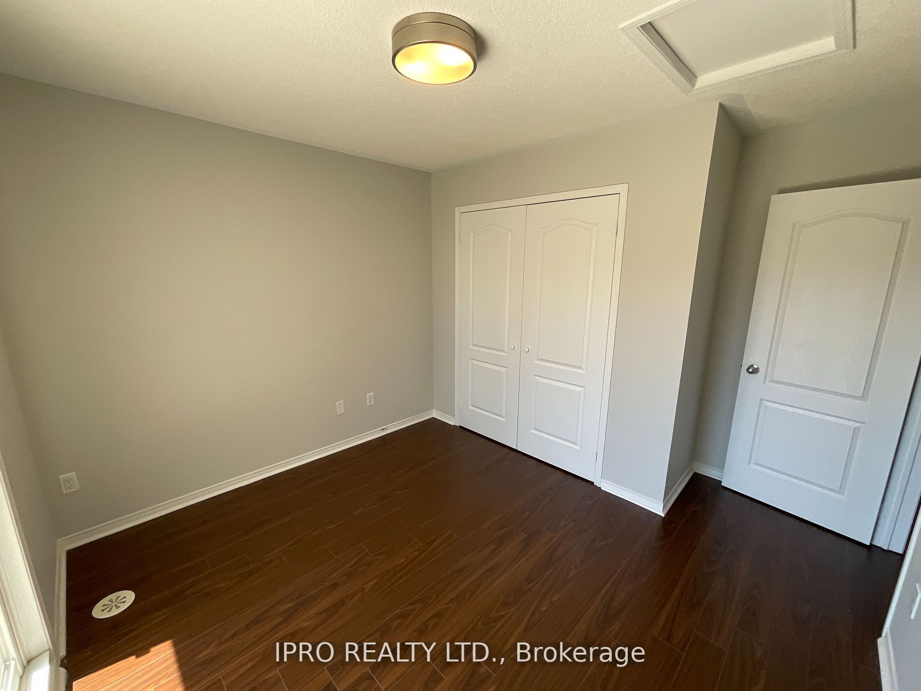 3070 Thomas Street #8