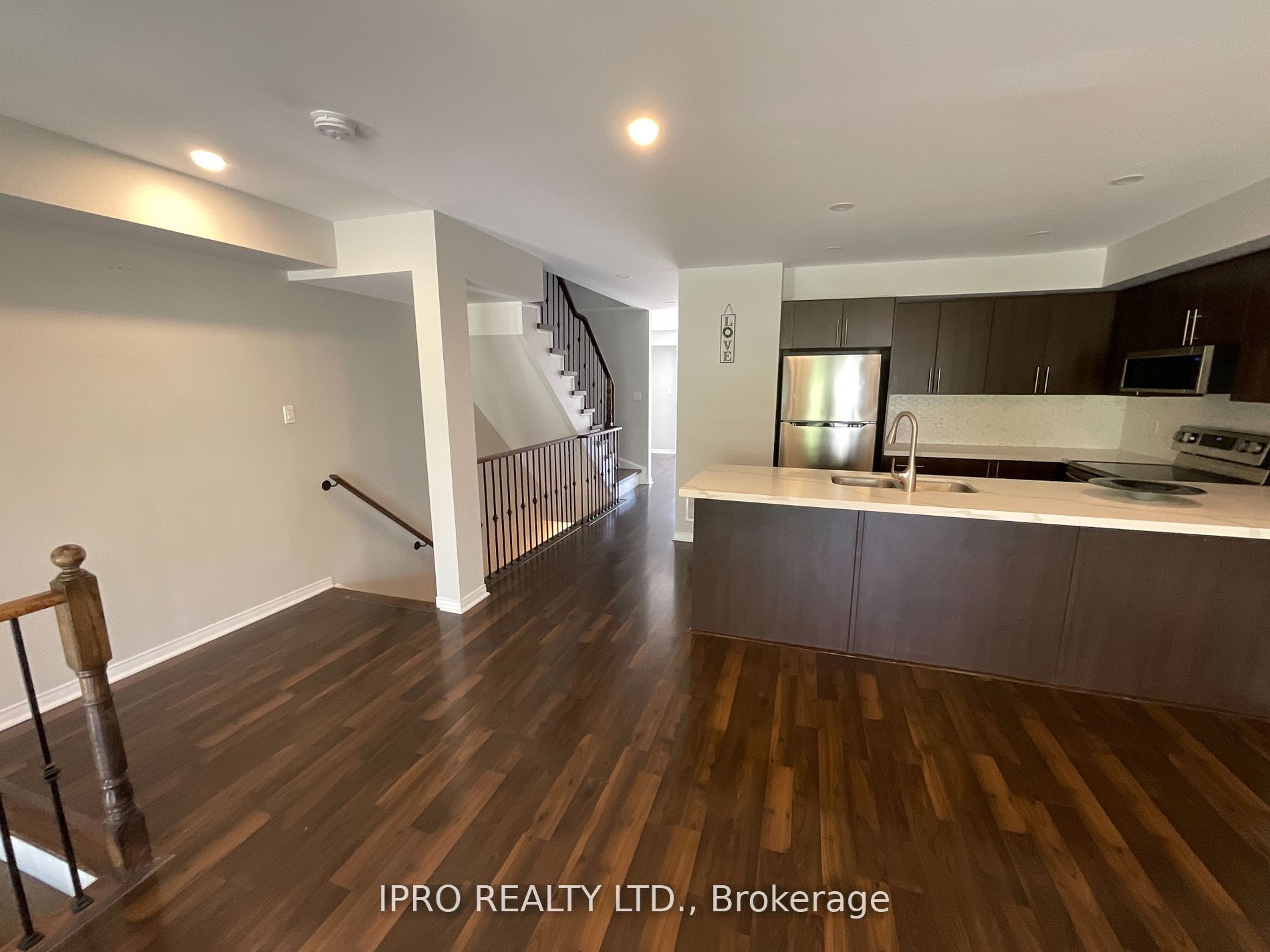 3070 Thomas Street #8