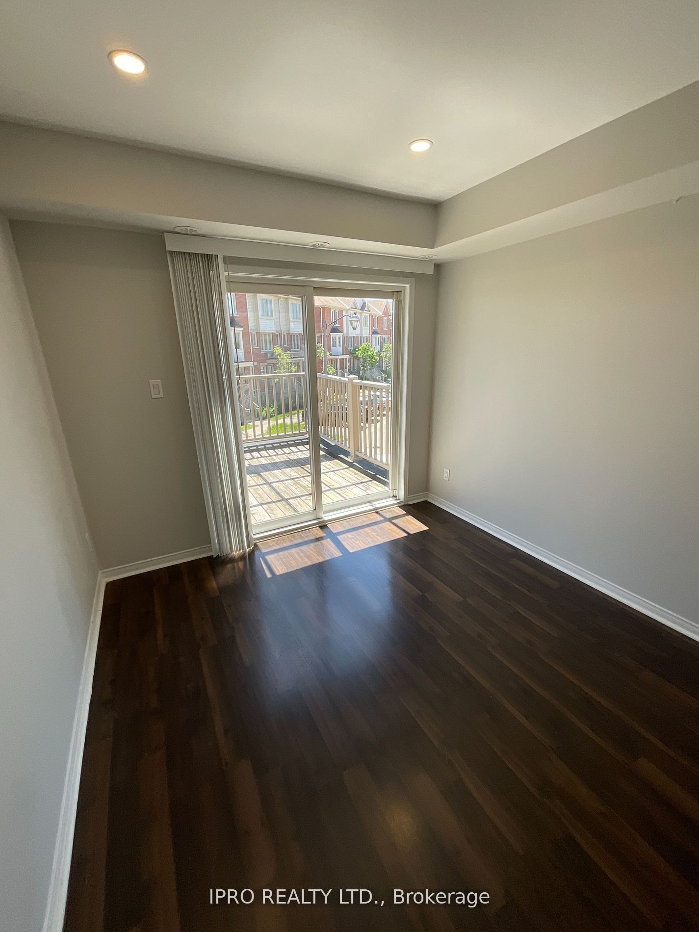 3070 Thomas Street #8