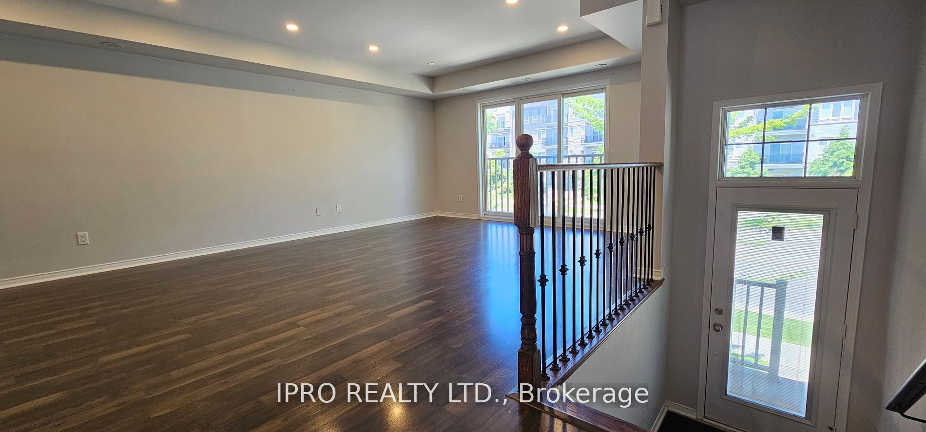 3070 Thomas Street #8