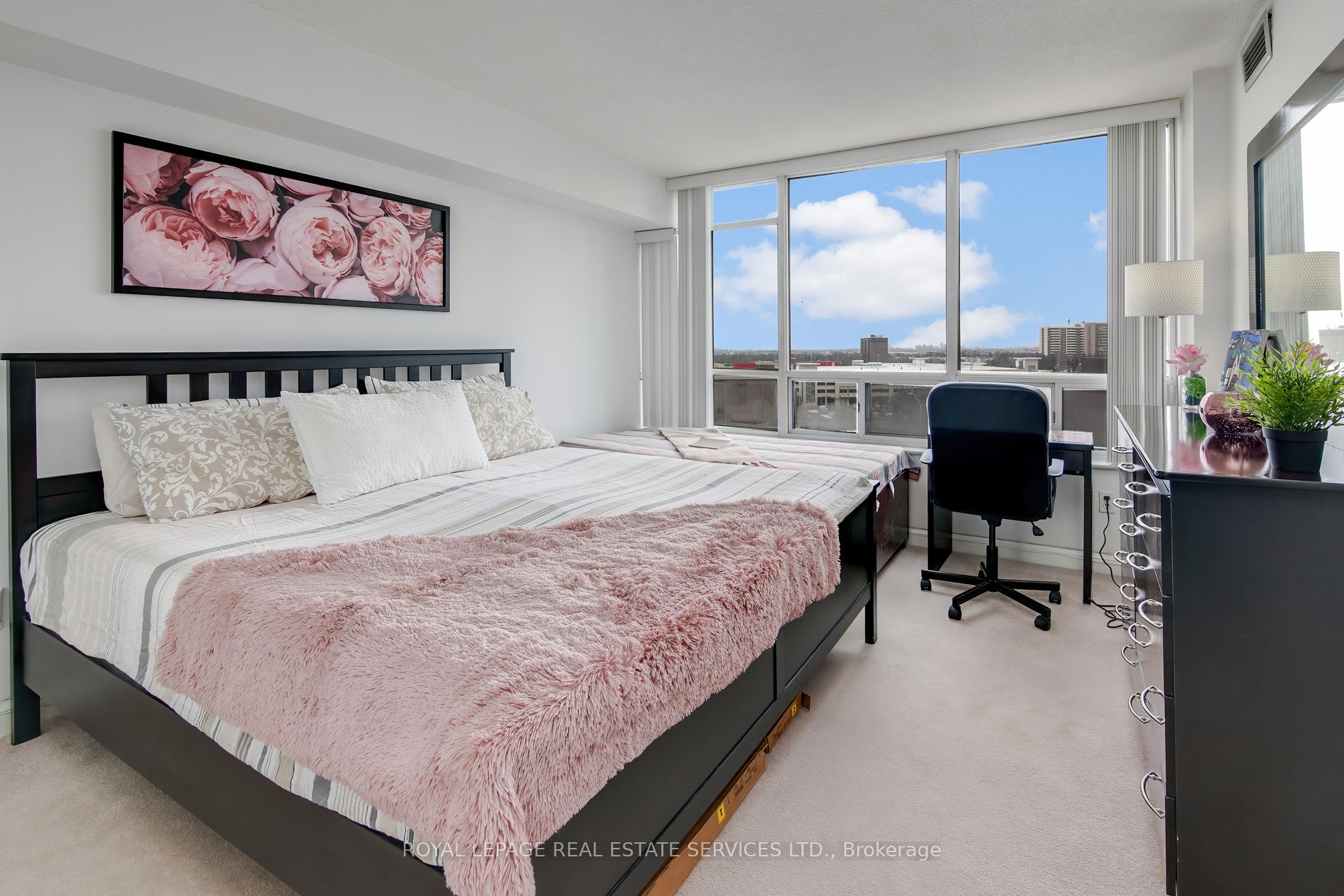 24 Hanover Road, #708