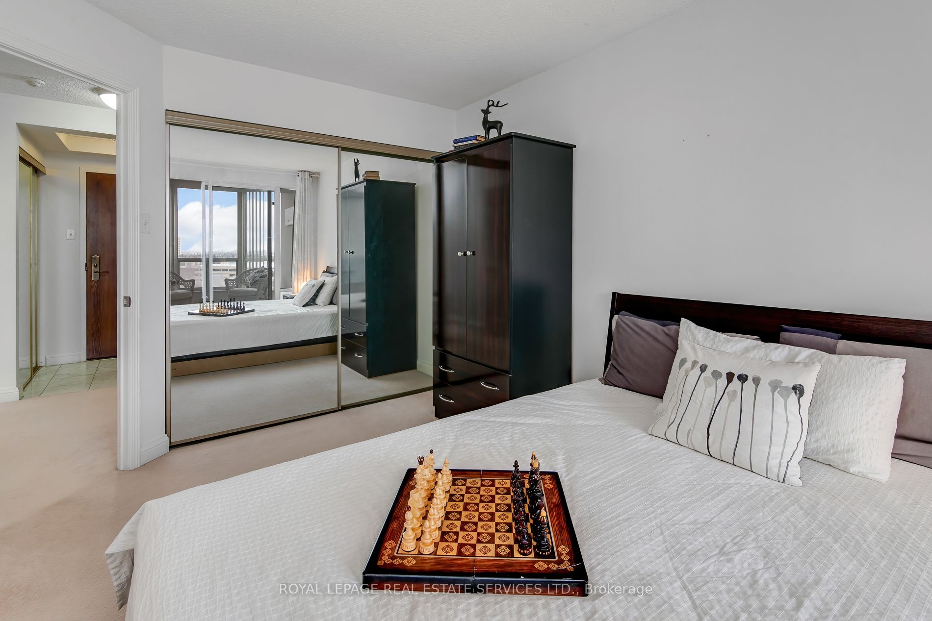 24 Hanover Road, #708