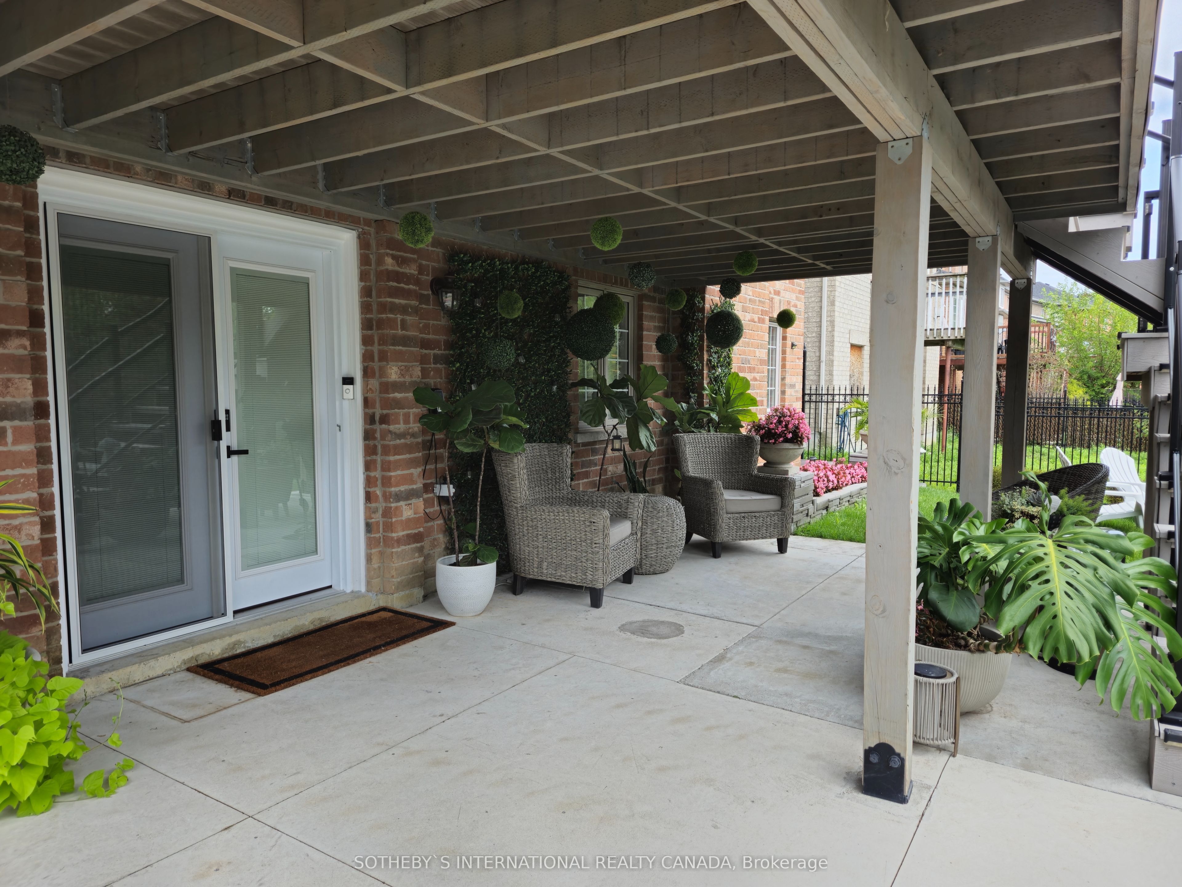 22 Prada Court