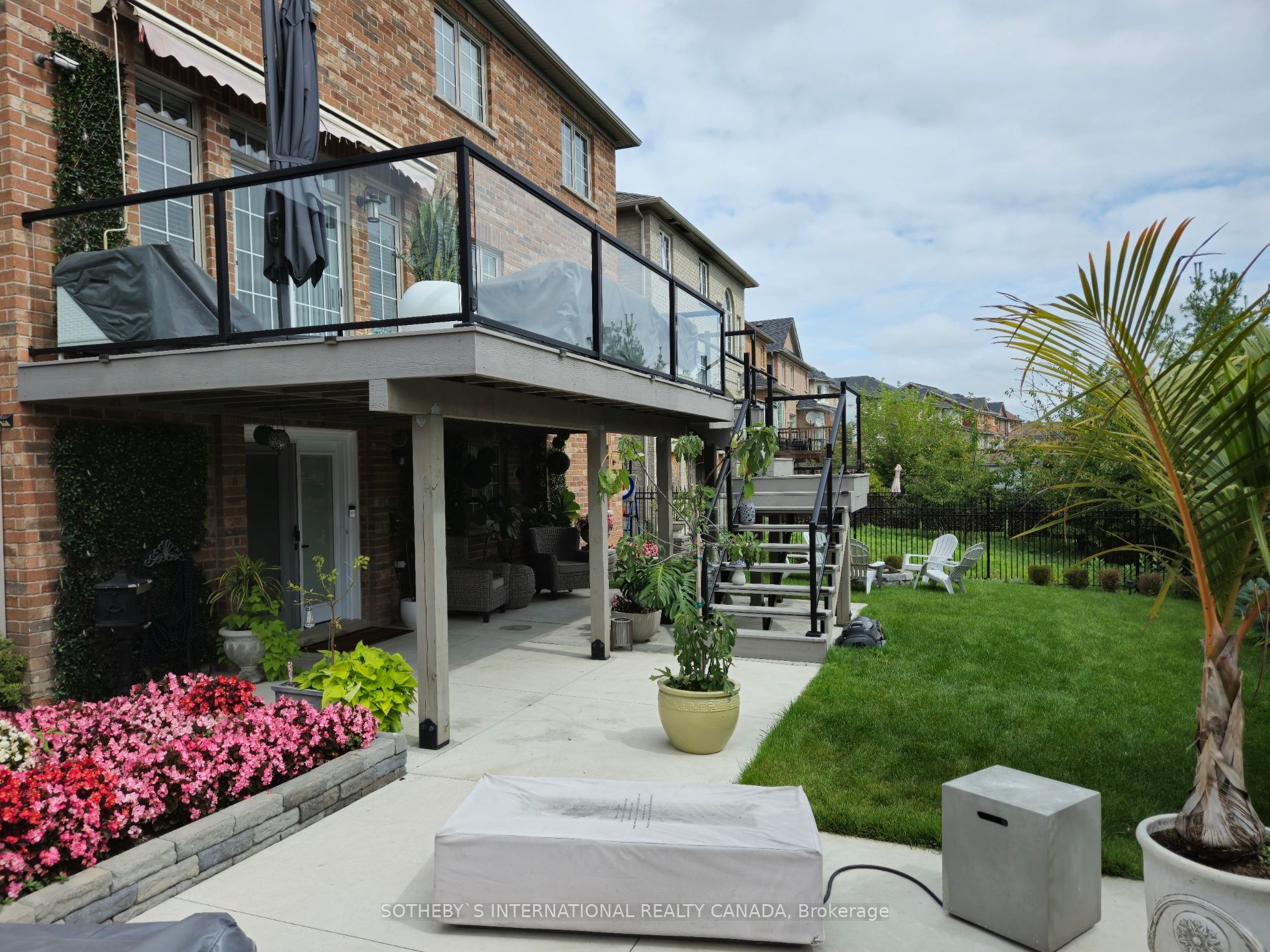 22 Prada Court