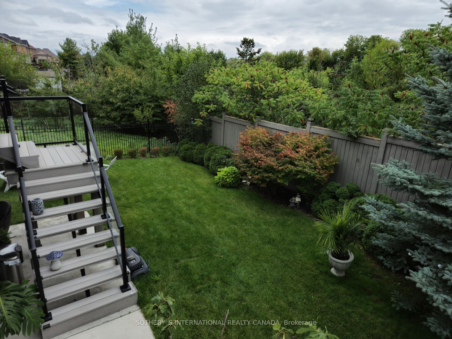 22 Prada Court