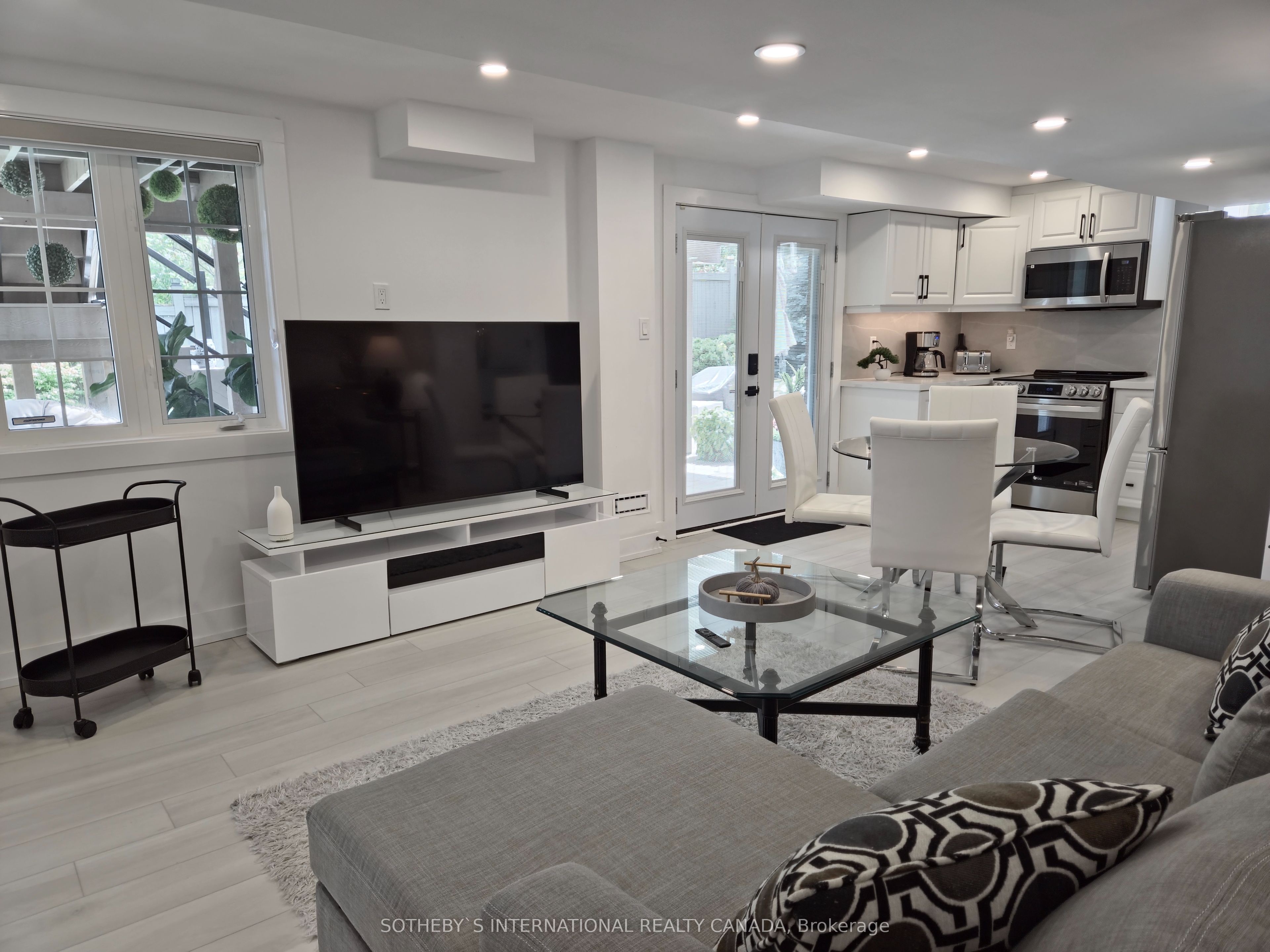 22 Prada Court