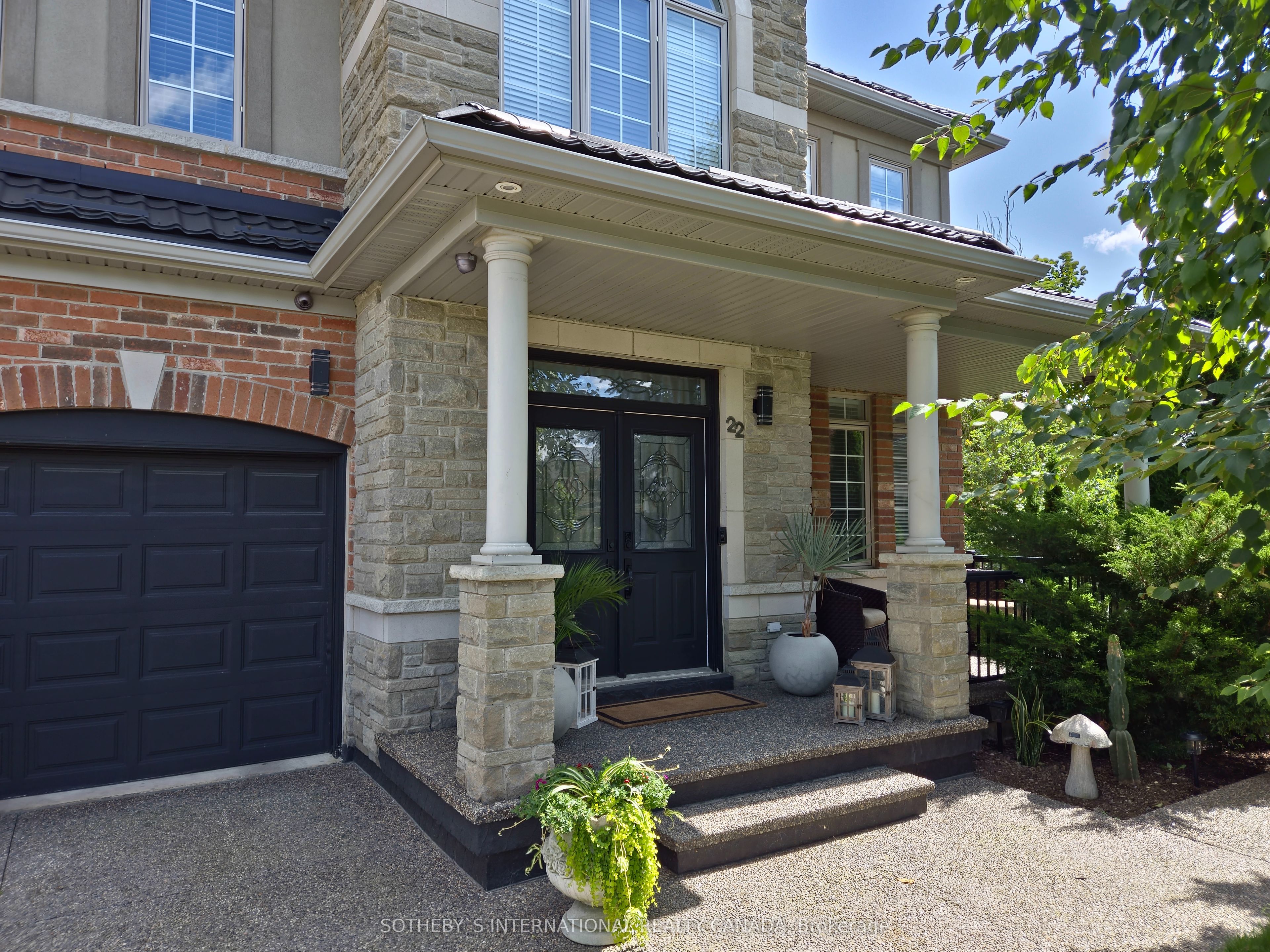 22 Prada Court