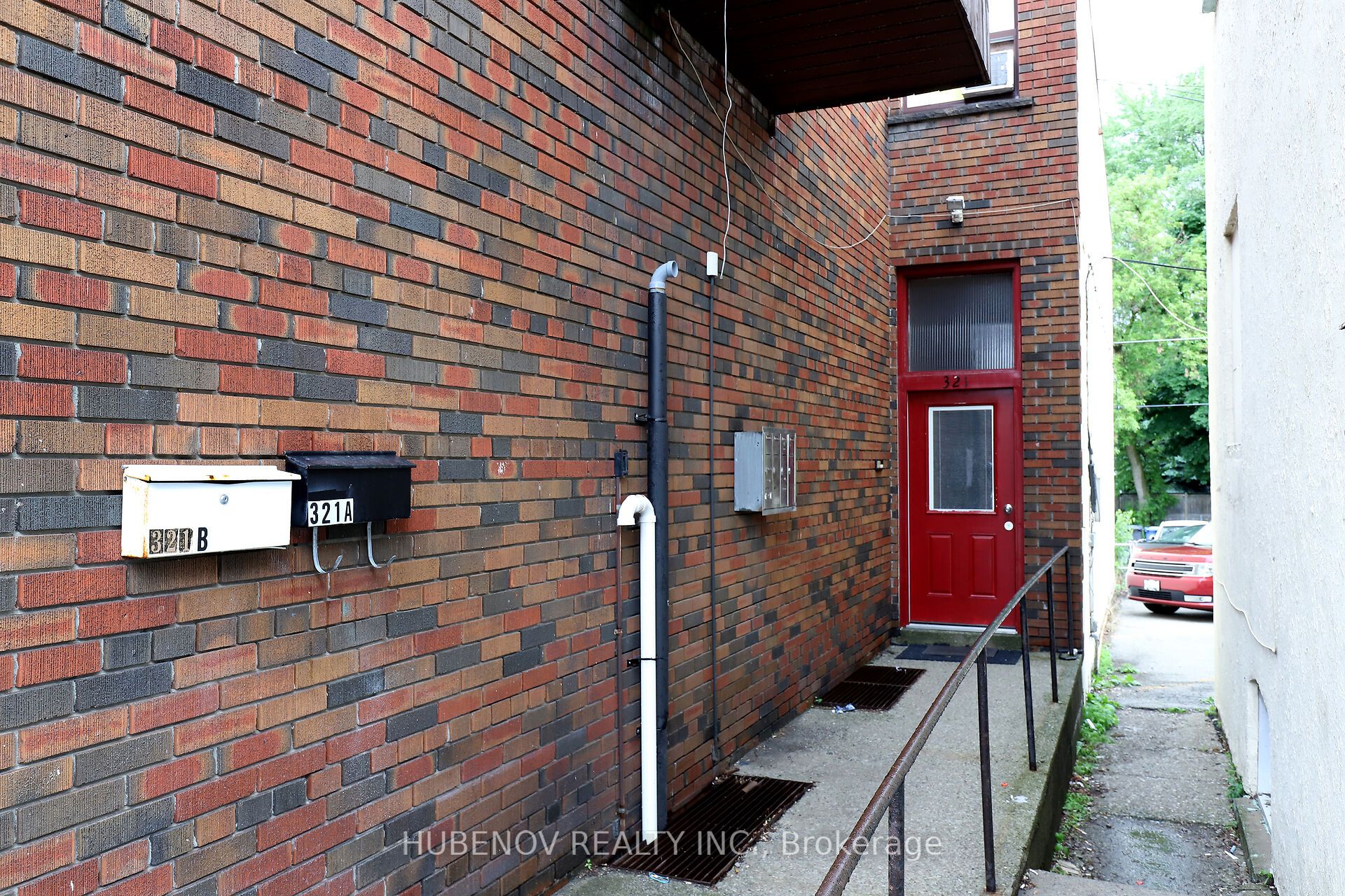 321 Lakeshore Road E