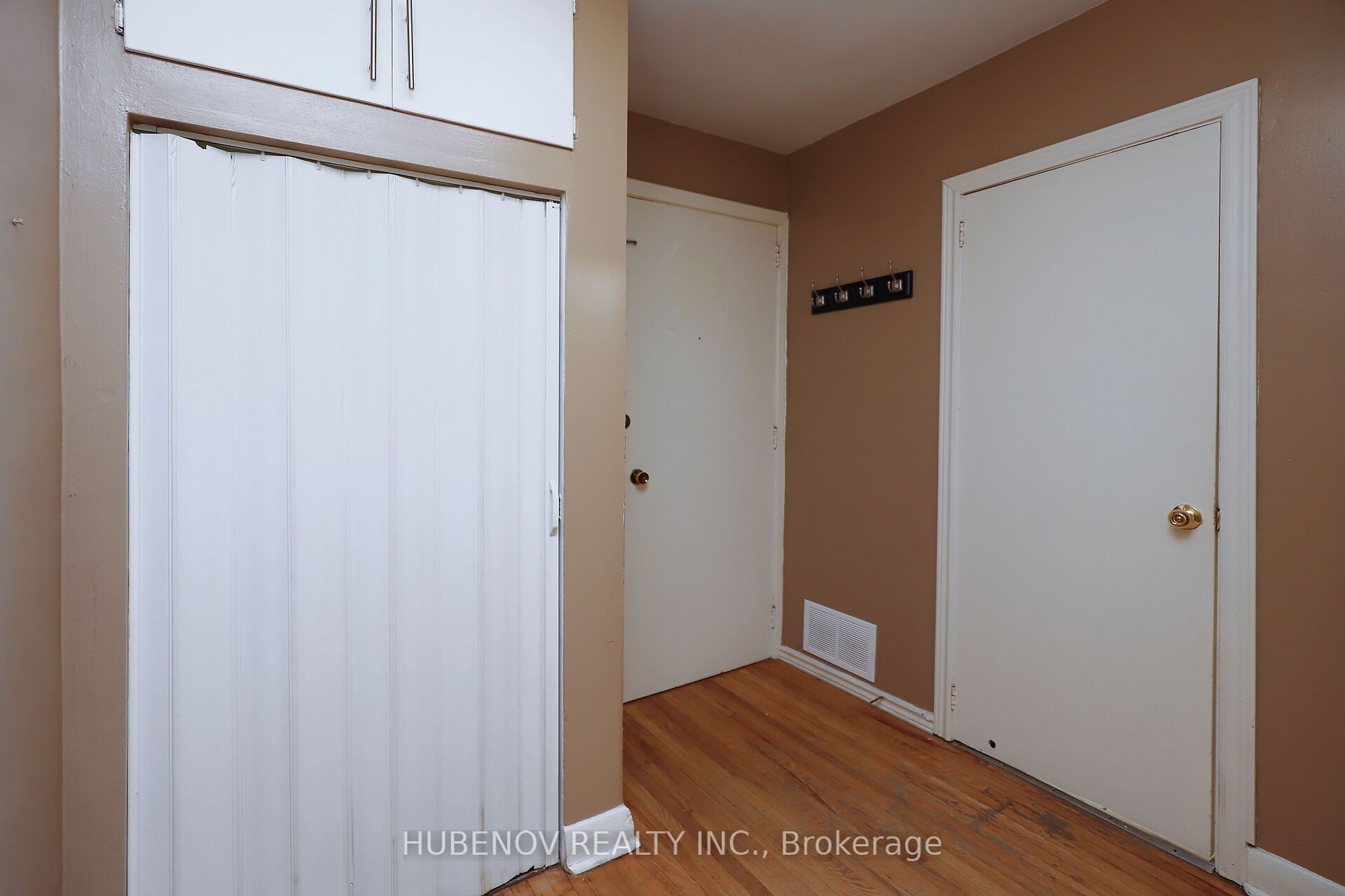 321 Lakeshore Road E