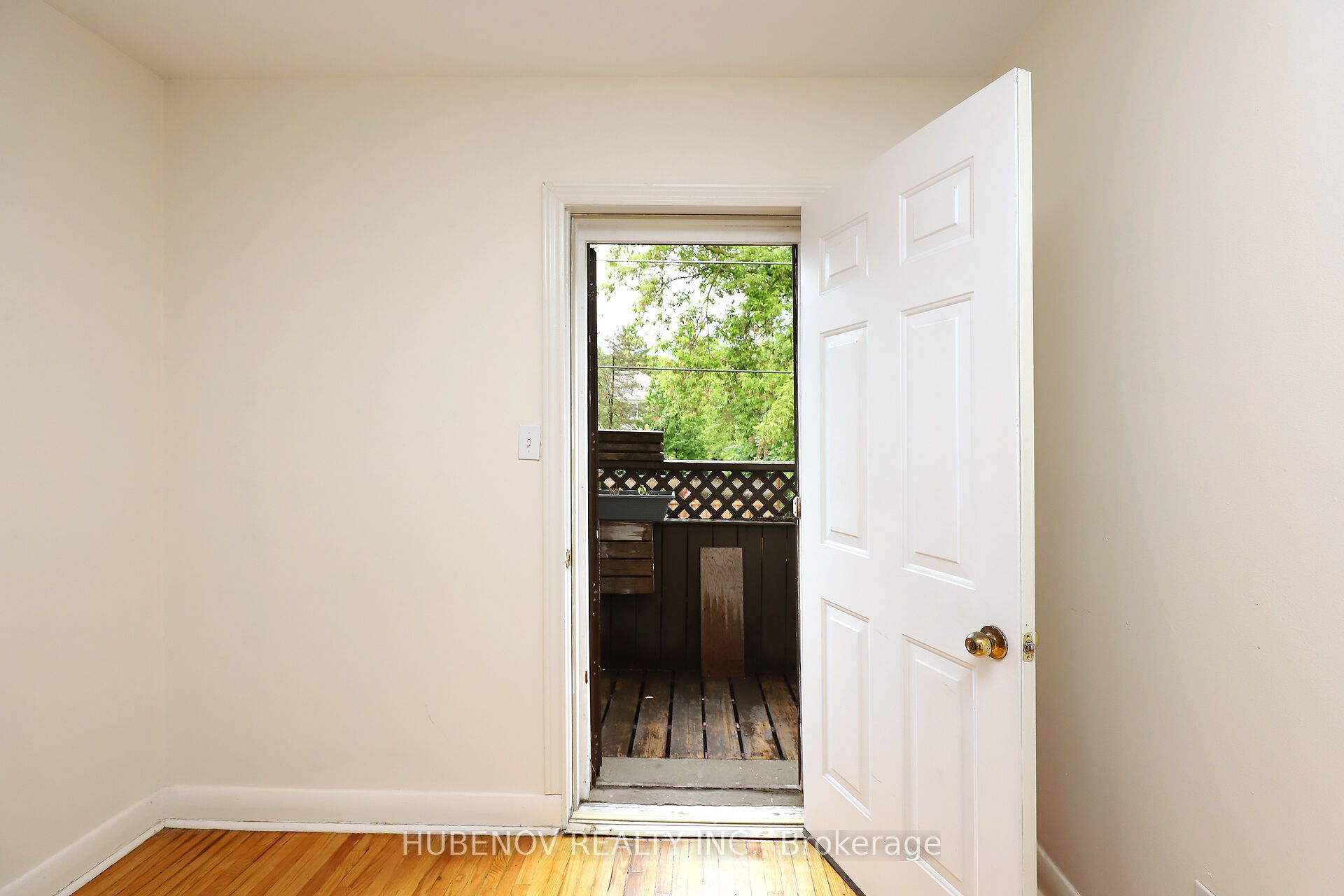 321 Lakeshore Road E