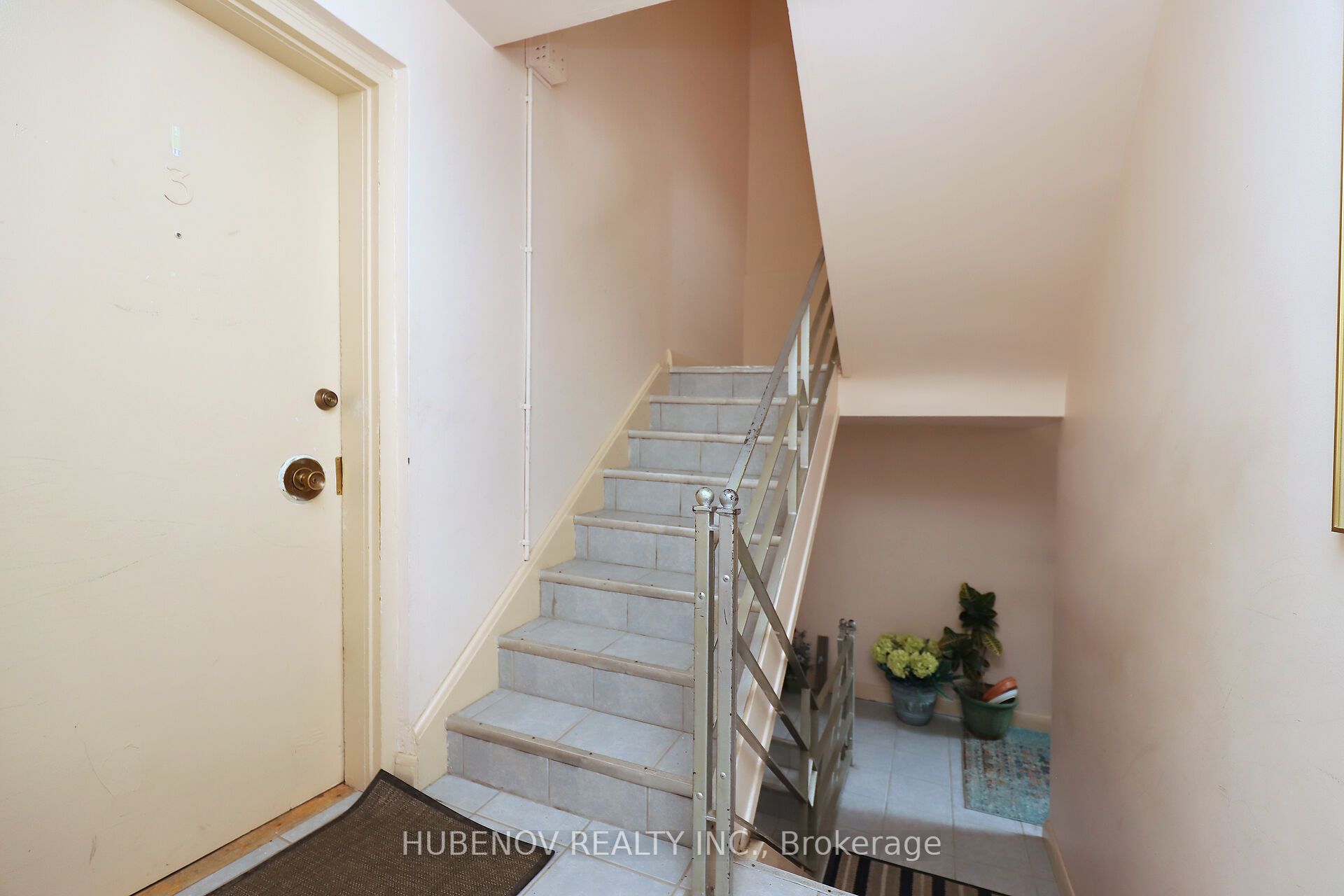 321 Lakeshore Road E