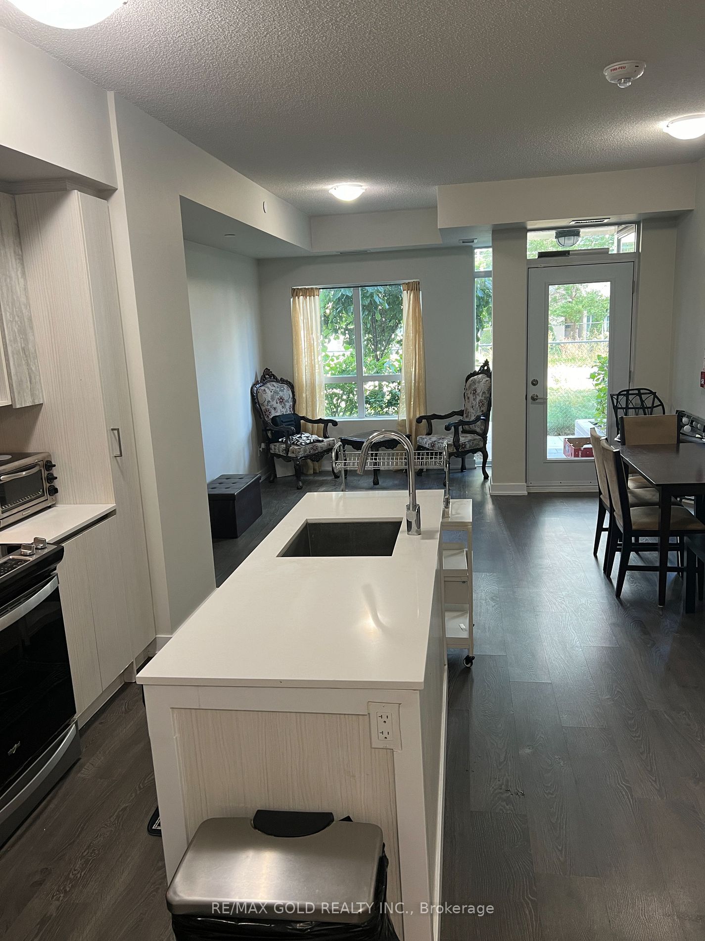 251 Manitoba Street, #109