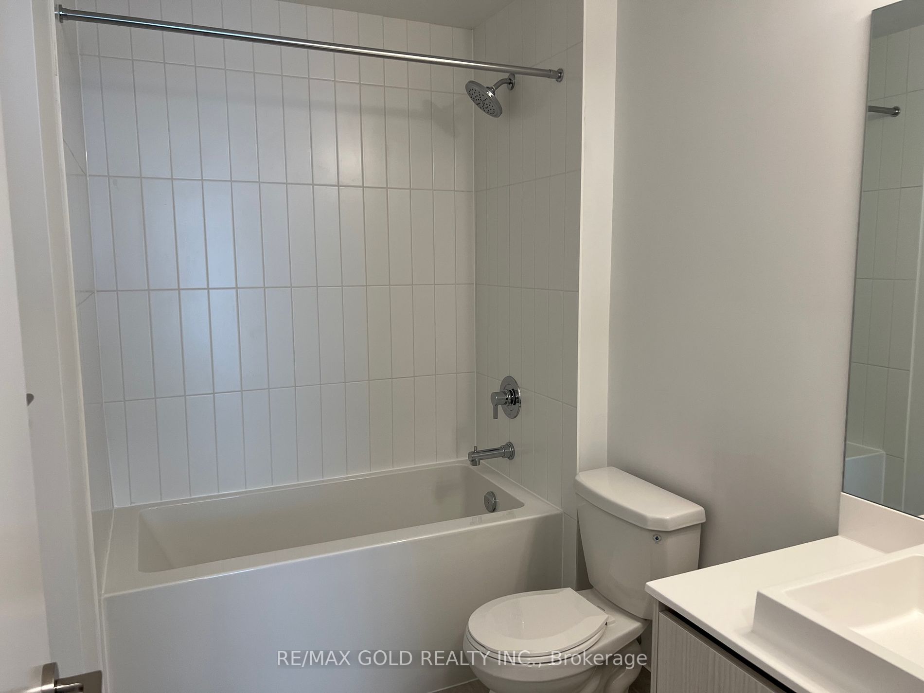 251 Manitoba Street, #109