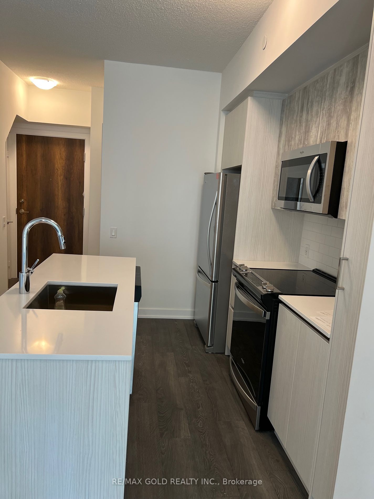 251 Manitoba Street, #109